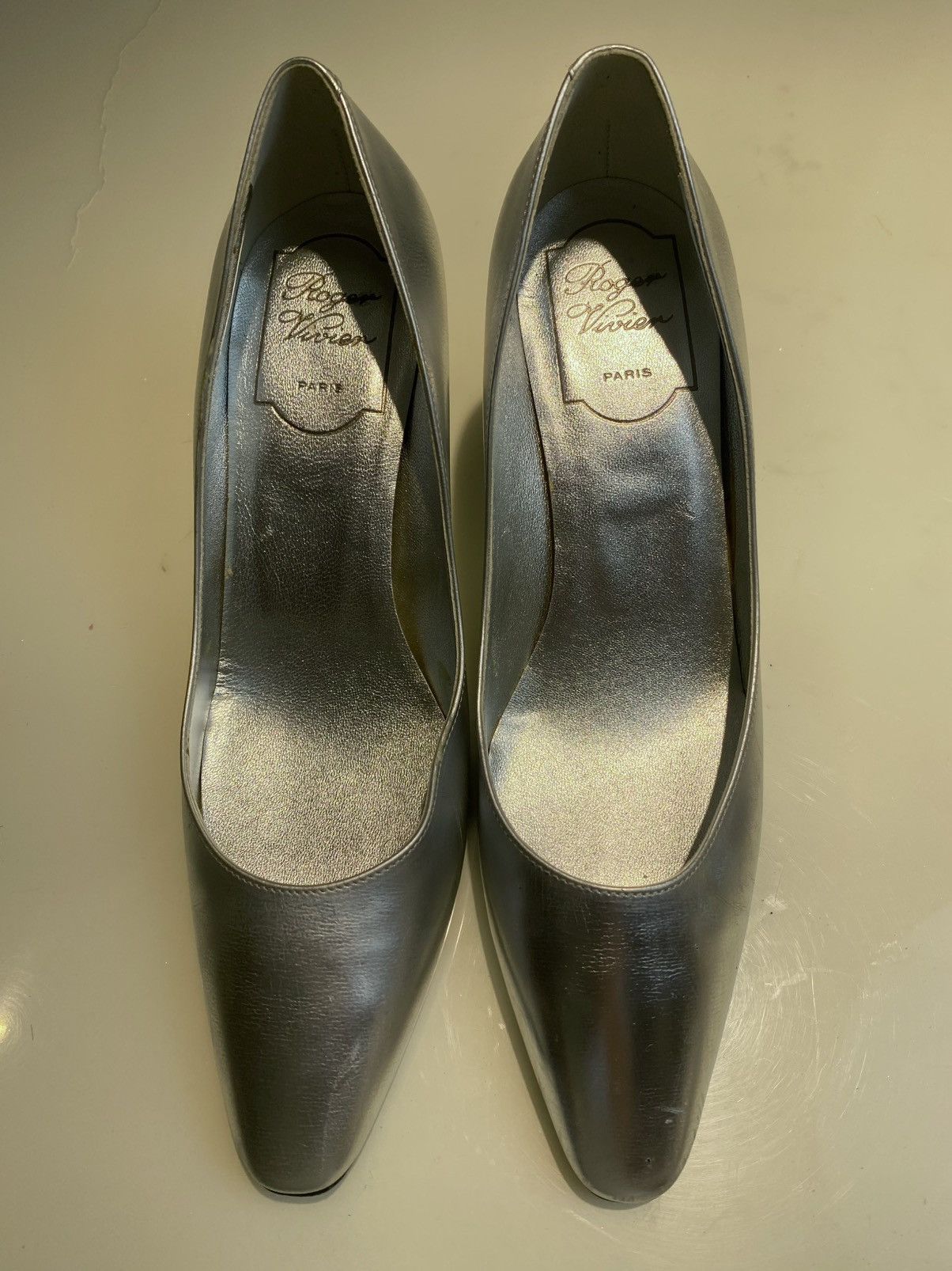 Roger Vivier Silver Roger Vivier Patent Pointed-Toe Comma Heels 35 Size US 5 / IT 35 - 6 Thumbnail