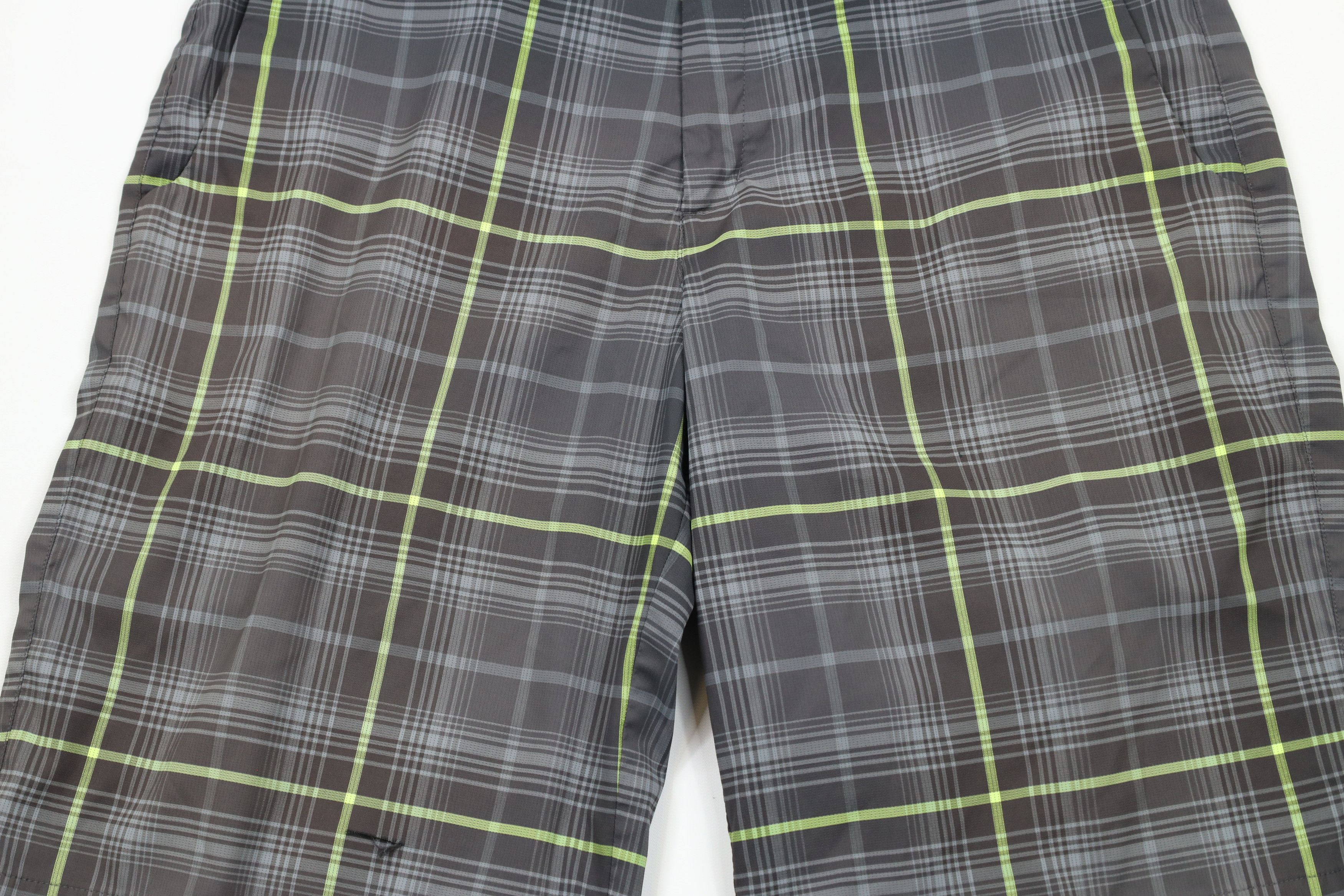 Nike × Vintage Nike Golf Dri-Fit Golfing Golf Chino Shorts Plaid Polyester Size US 34 / EU 50 - 3 Thumbnail
