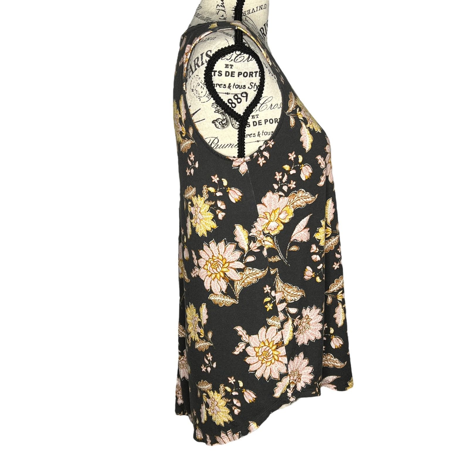 Old Navy Luxe SMALL Floral Round Neck Super Soft Tank Top Size S / US 4 / IT 40 - 3 Thumbnail