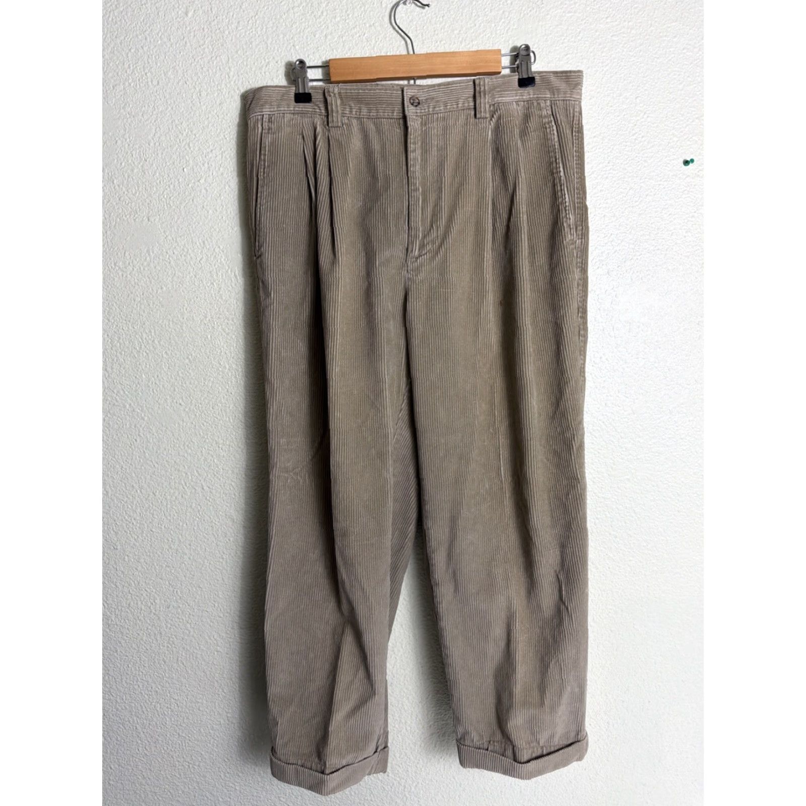 Gap VINTAGE Gap Easy Fit Corduroy Pants Mens 32 34 29 Beige Tan 90s Grunge Cuffed Straight Pockets 5-Pocket Chino Size US 34 / EU 50 - 2 Thumbnail