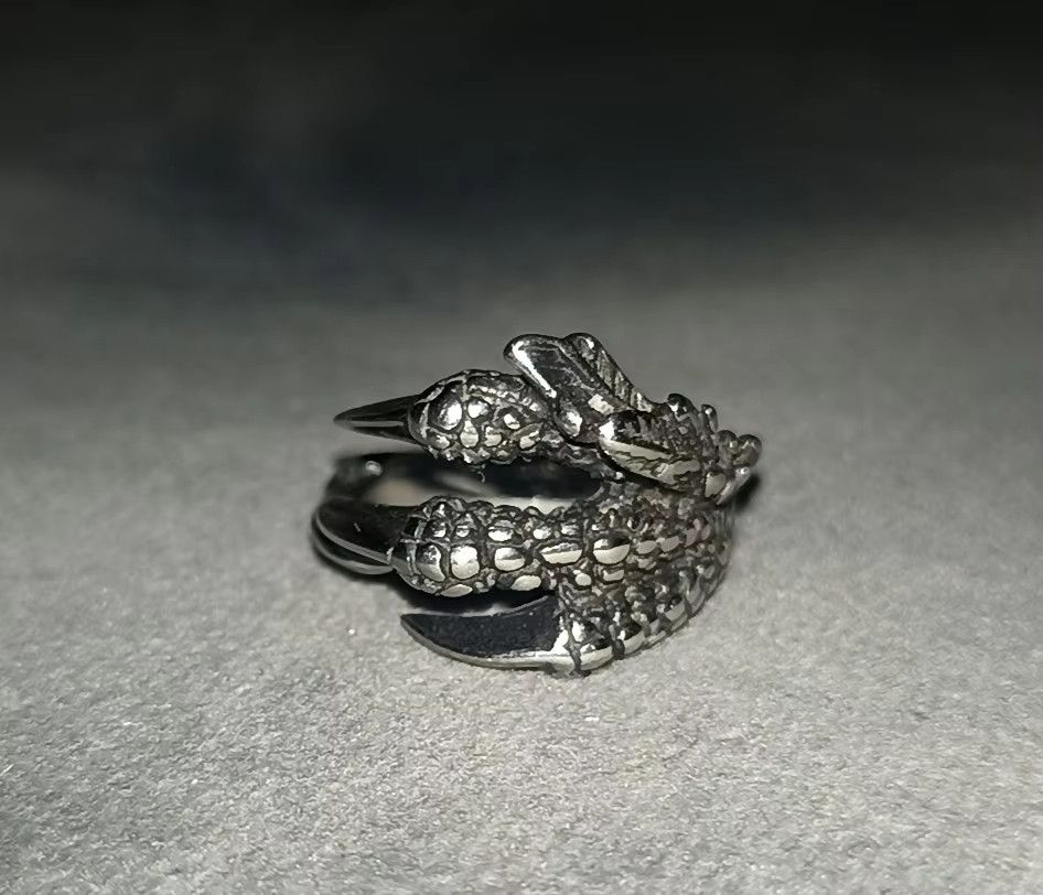 Jewelry Dragon Claw Ring Jewelry Streetwear Fashion Gift Size ONE SIZE - 1 Thumbnail