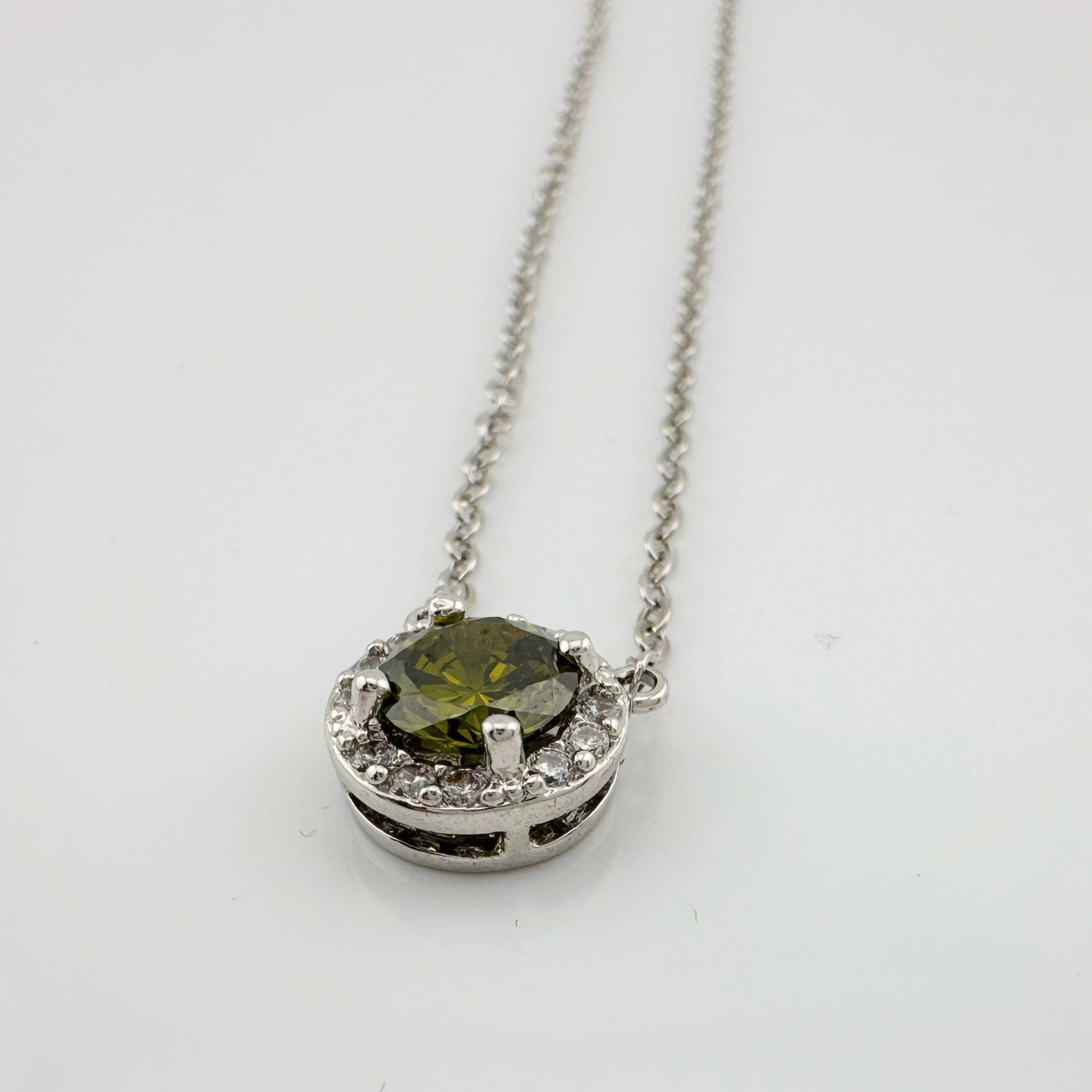 Other Beautiful Green Peridot & White Topaz Round Halo Necklace an Size ONE SIZE - 8 Thumbnail
