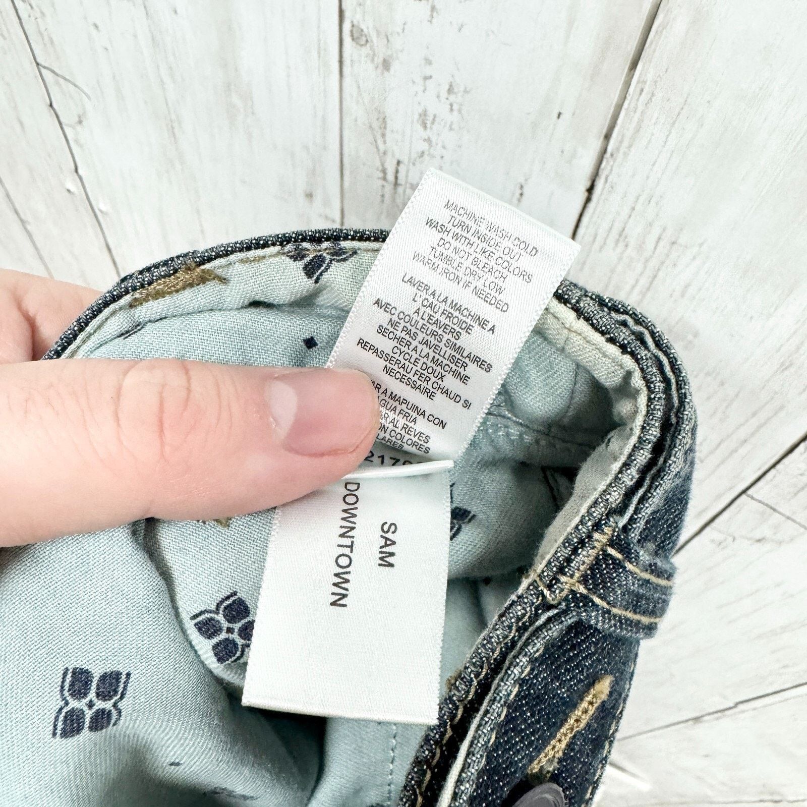 Bcbgmaxazria Y2K BCBG Maxazria Jeans 27 Dark Denim Cotton Relaxed Flare Size 27" / US 4 / IT 40 - 6 Thumbnail