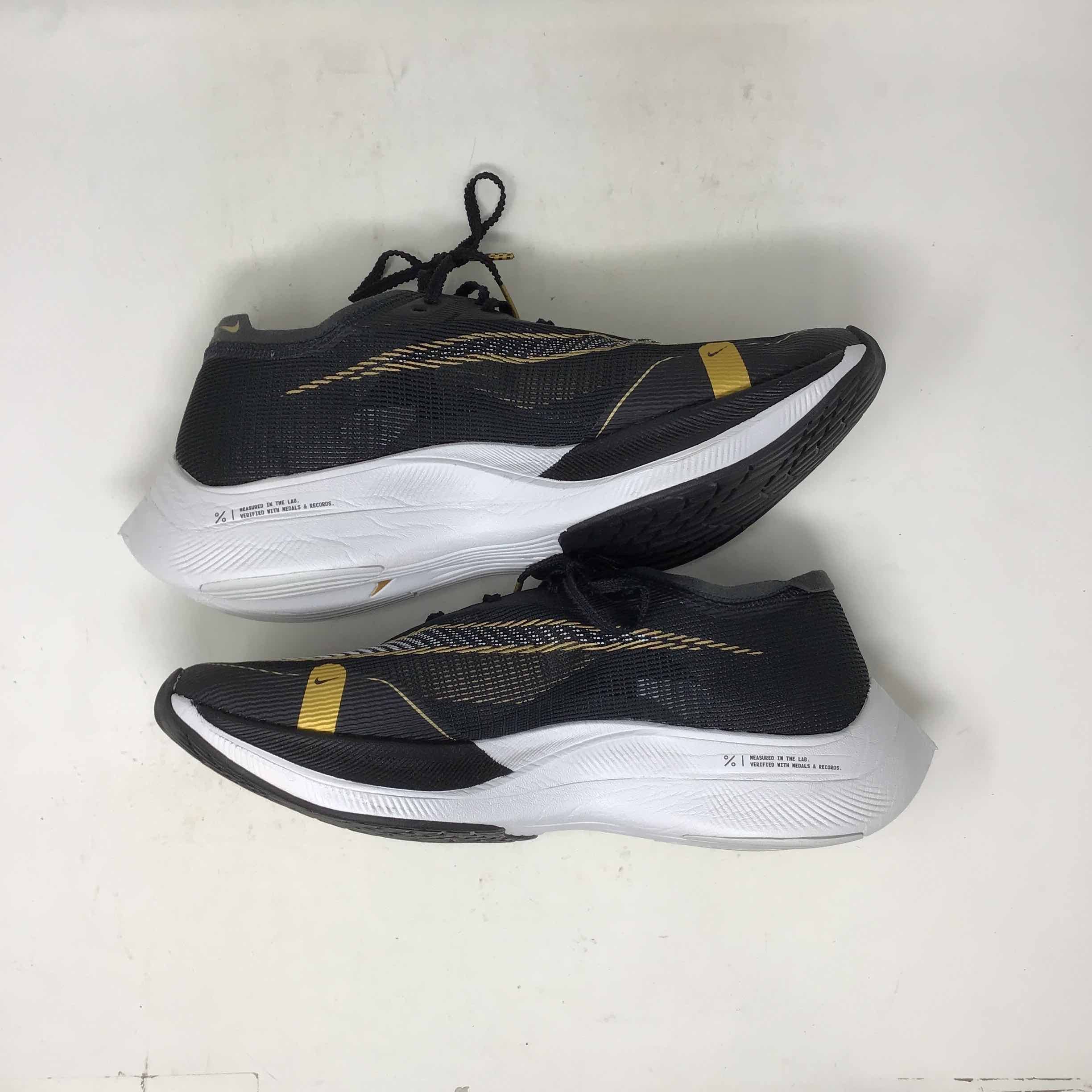 NIKE ZOOMX VAPORFLY NEXT% 2 \