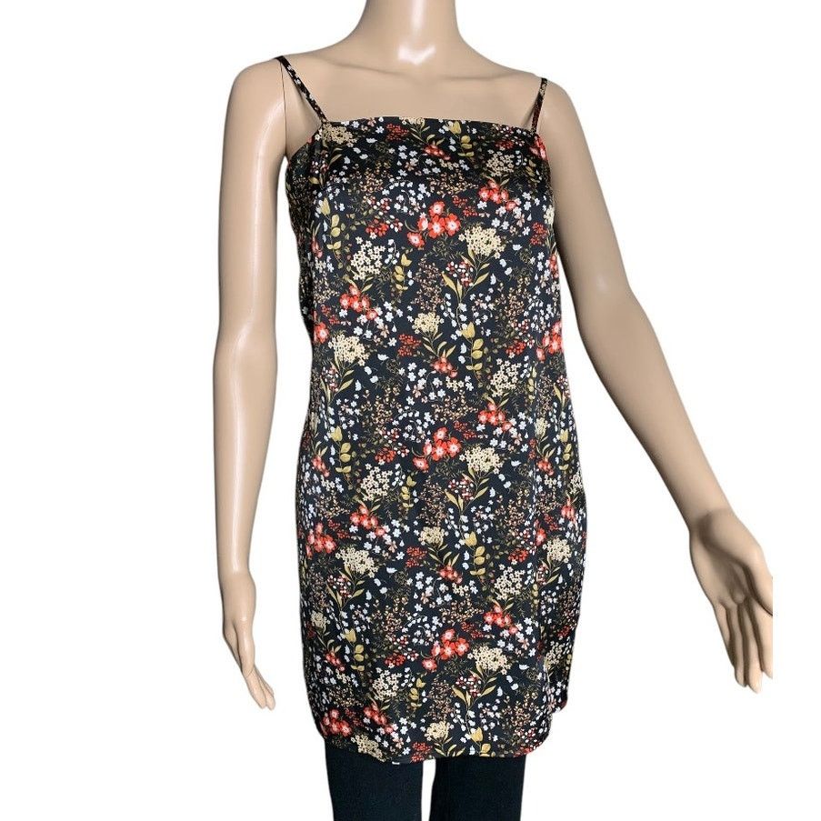 Forever 21 Forever 21 Women's Size Small Spaghetti Straps Cami Side Zip Size S / US 4 / IT 40 - 1 Thumbnail