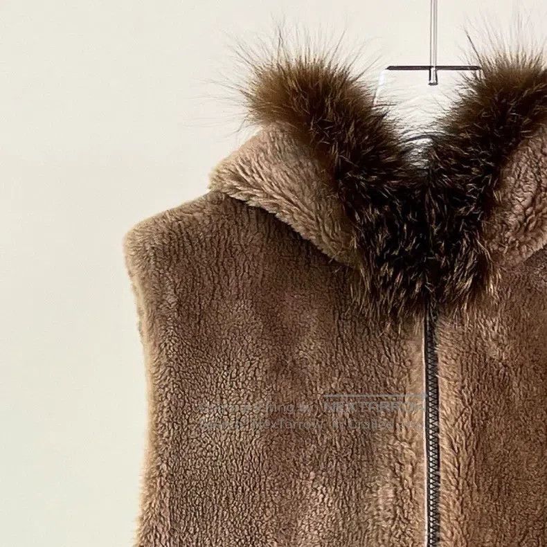 Brunello Cucinelli Brunello Cucinelli Brown Faux Fur Hooded Vest Jacket Size XS / US 0-2 / IT 36-38 - 3 Thumbnail