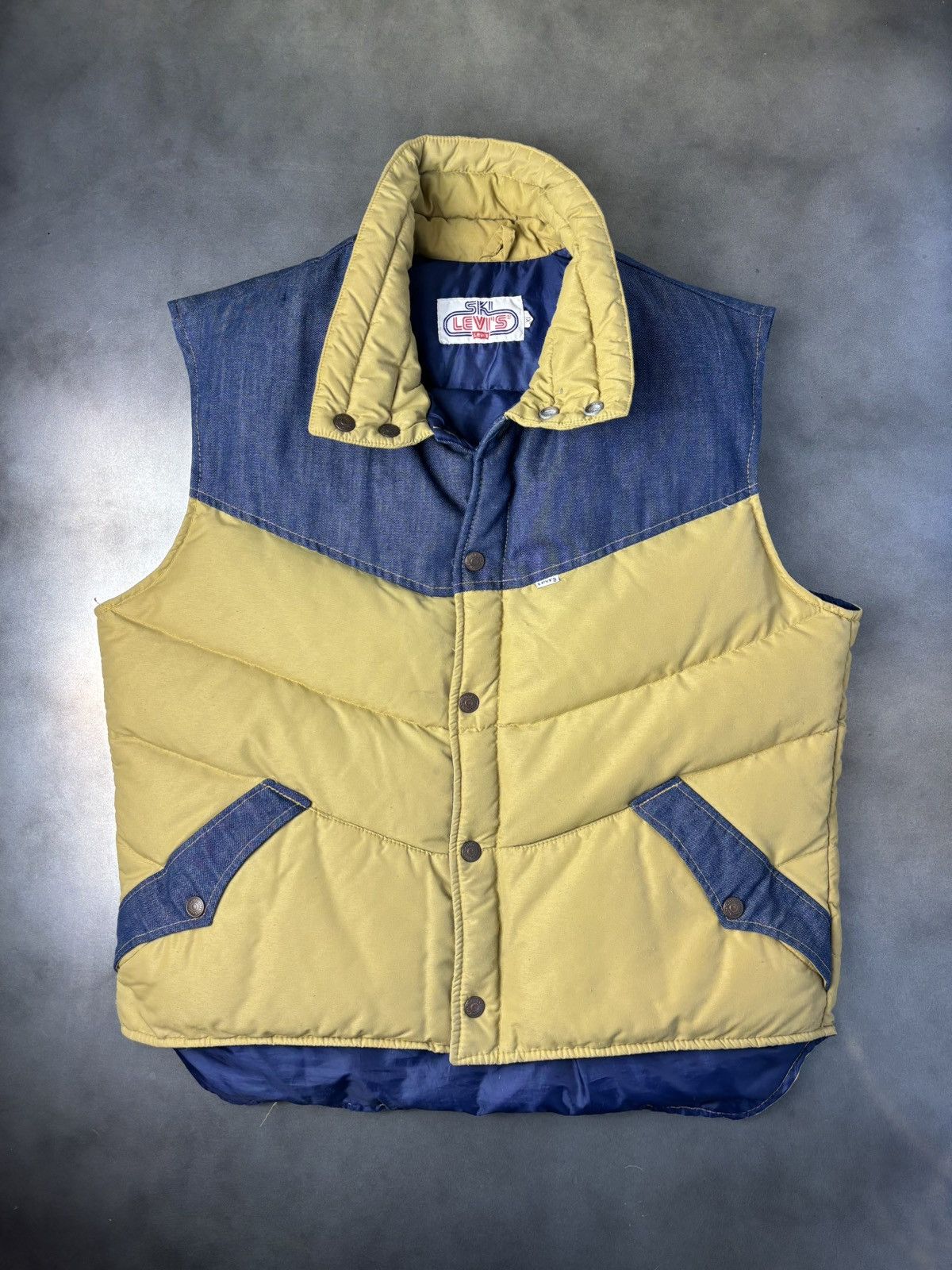 Levi's 1970s Levis Ski Vest 70s Vintage Levi's Denim Down Jacket Size US M / EU 48-50 / 2 - 1 Thumbnail