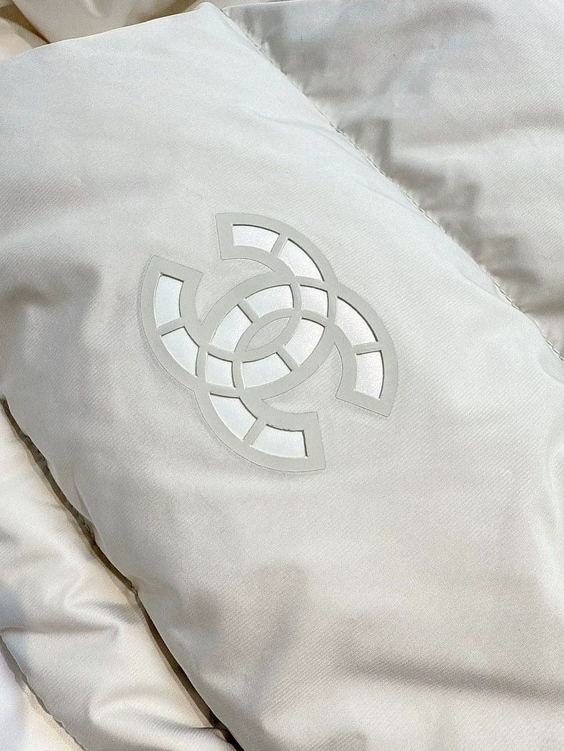 Chanel Chanel 21N Ski Series Hollow Logo Long Down coat Size XS / US 0-2 / IT 36-38 - 7 Thumbnail