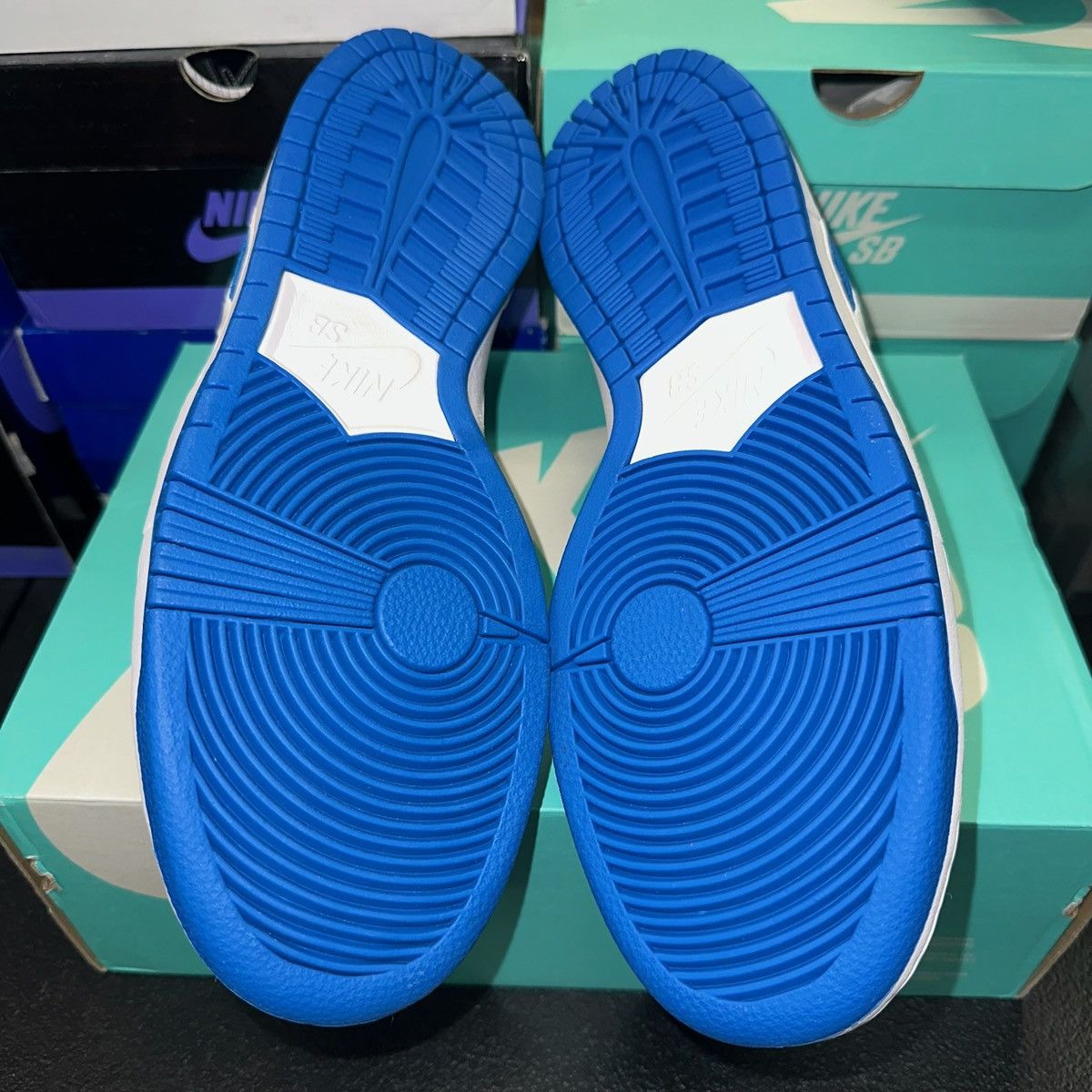 Nike Size 10.5 - Nike Dunk Low Pro SB Ishod Wair 819674-410 Size US 10.5 / EU 43-44 - 5 Thumbnail