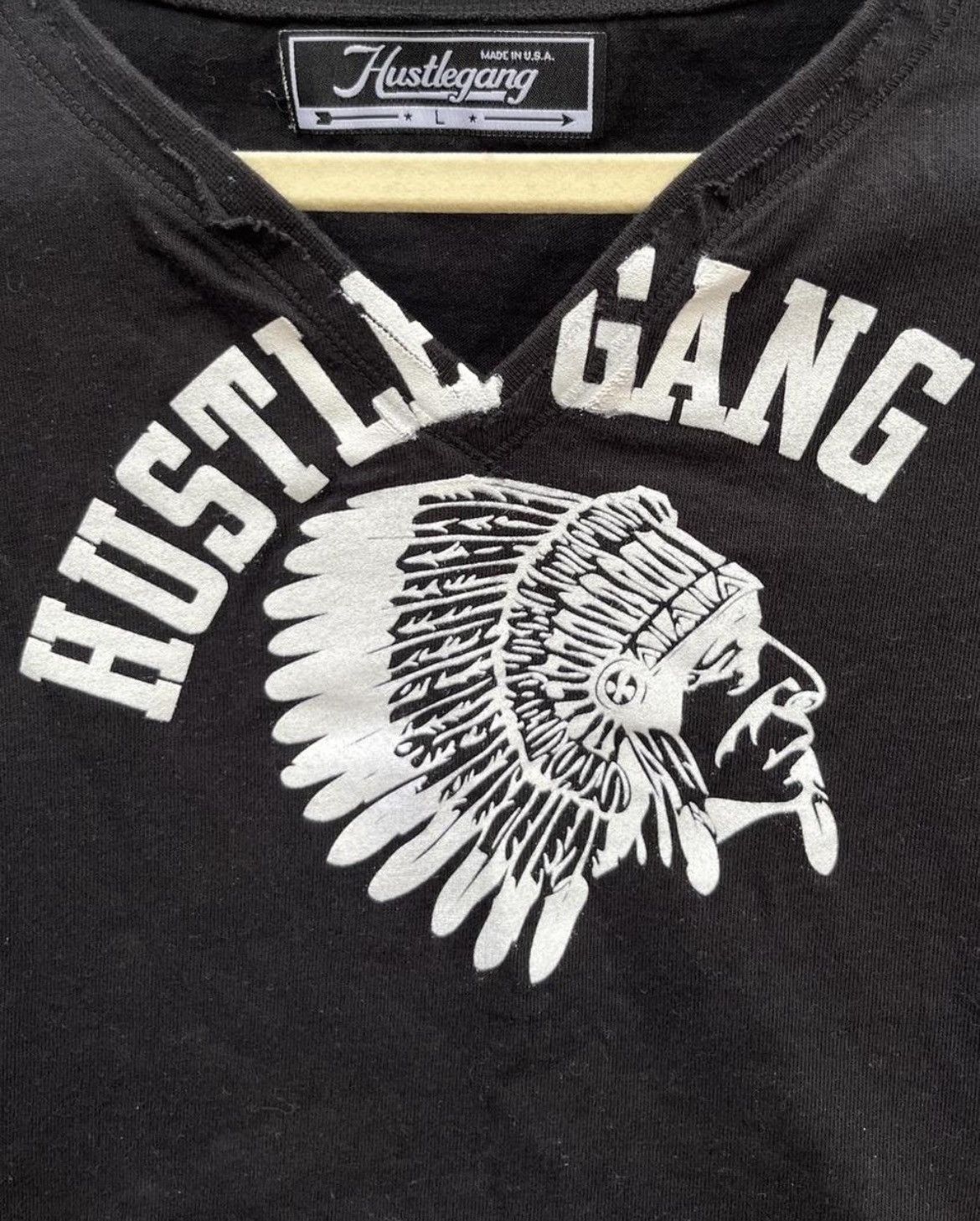 Hustle Gang Hustle Gang Cropped Tee with White Native American Graphic Size L / US 10 / IT 46 - 4 Thumbnail