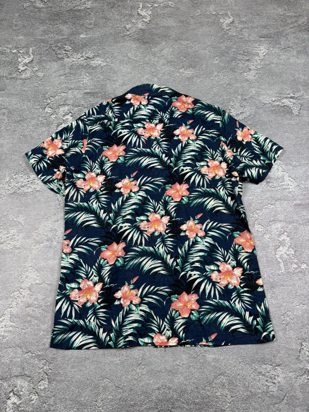 Tommy Hilfiger Tommy Hilfiger Hawaii Short Sleeve Shirt Size L Streetwear Size US L / EU 52-54 / 3 - 5 Thumbnail