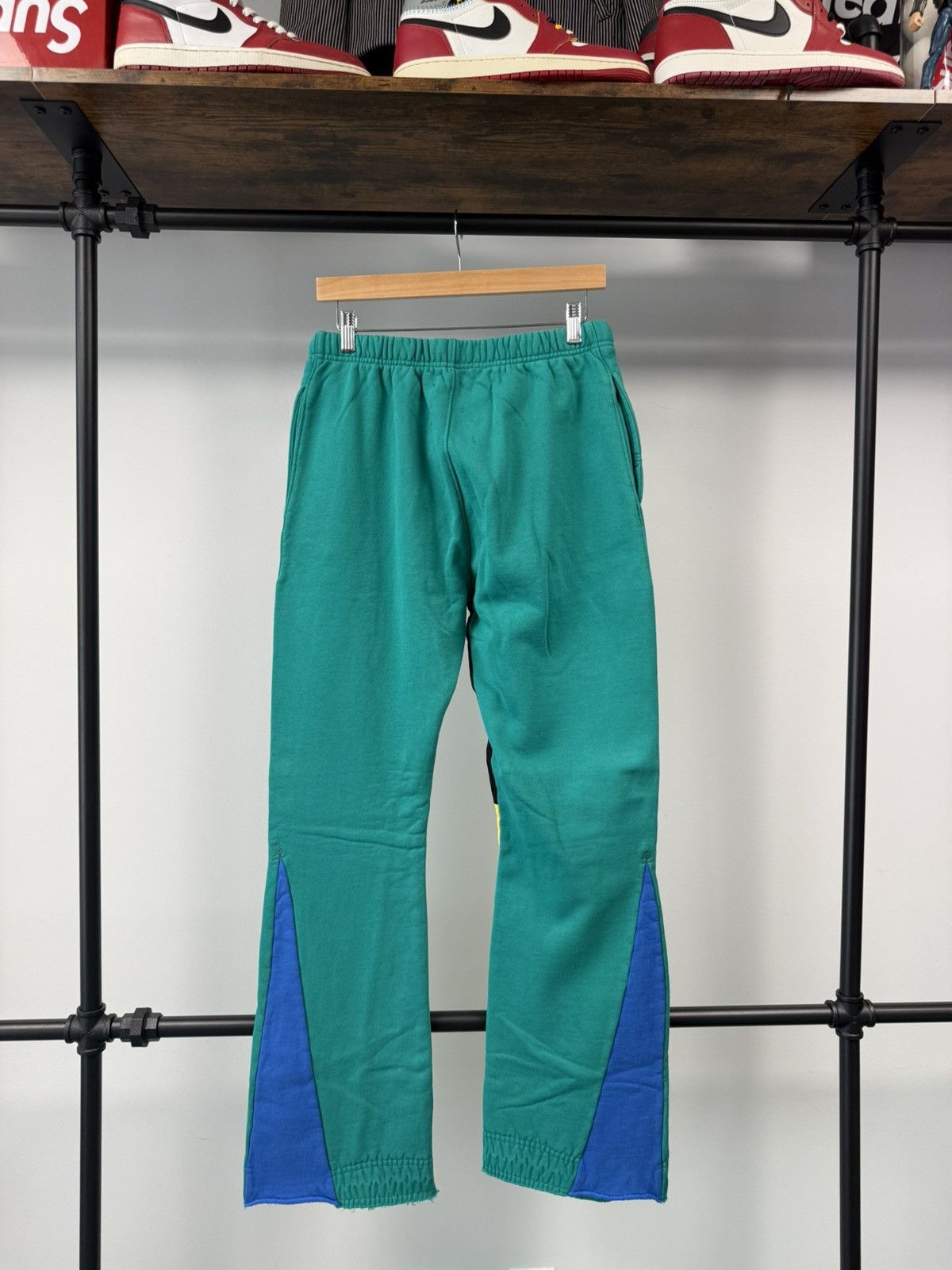 Gallery Dept. Gallery Dept. Flared Sweatpants - M Size US 32 / EU 48 - 4 Thumbnail