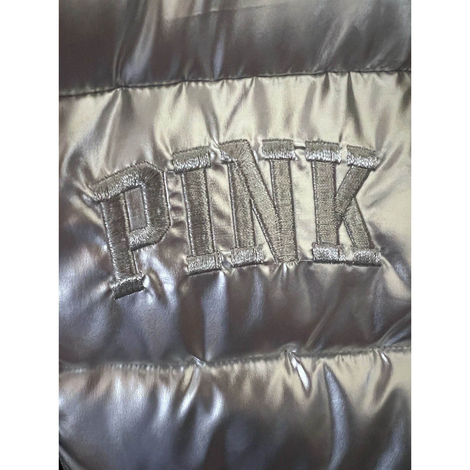 Victoria's Secret Victorias Secret Metallic Silver Zip Up Puffer Vest Jacket L Size L / US 10 / IT 46 - 8 Thumbnail