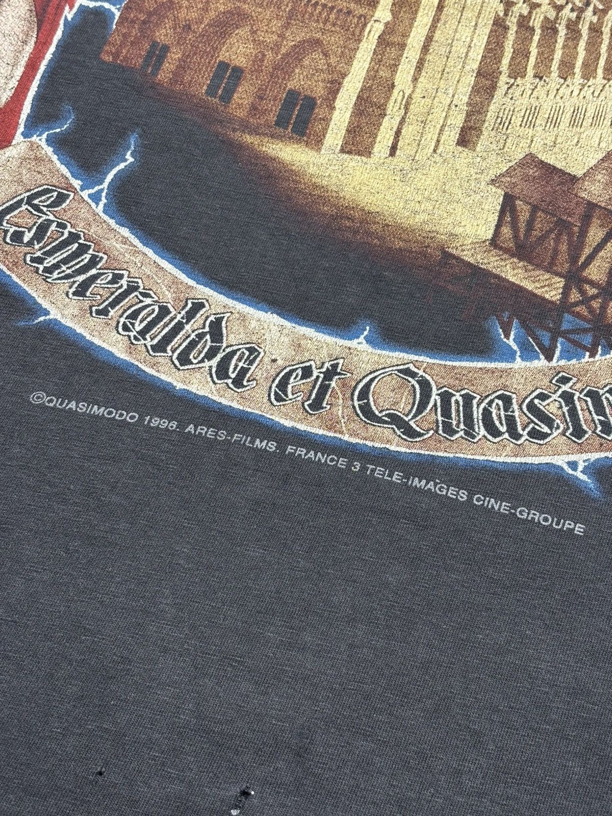 Vintage Vintage 1996 Quasimodo Notre Dame De Paris T Shirt Movie Tee Size US XL / EU 56 / 4 - 8 Thumbnail