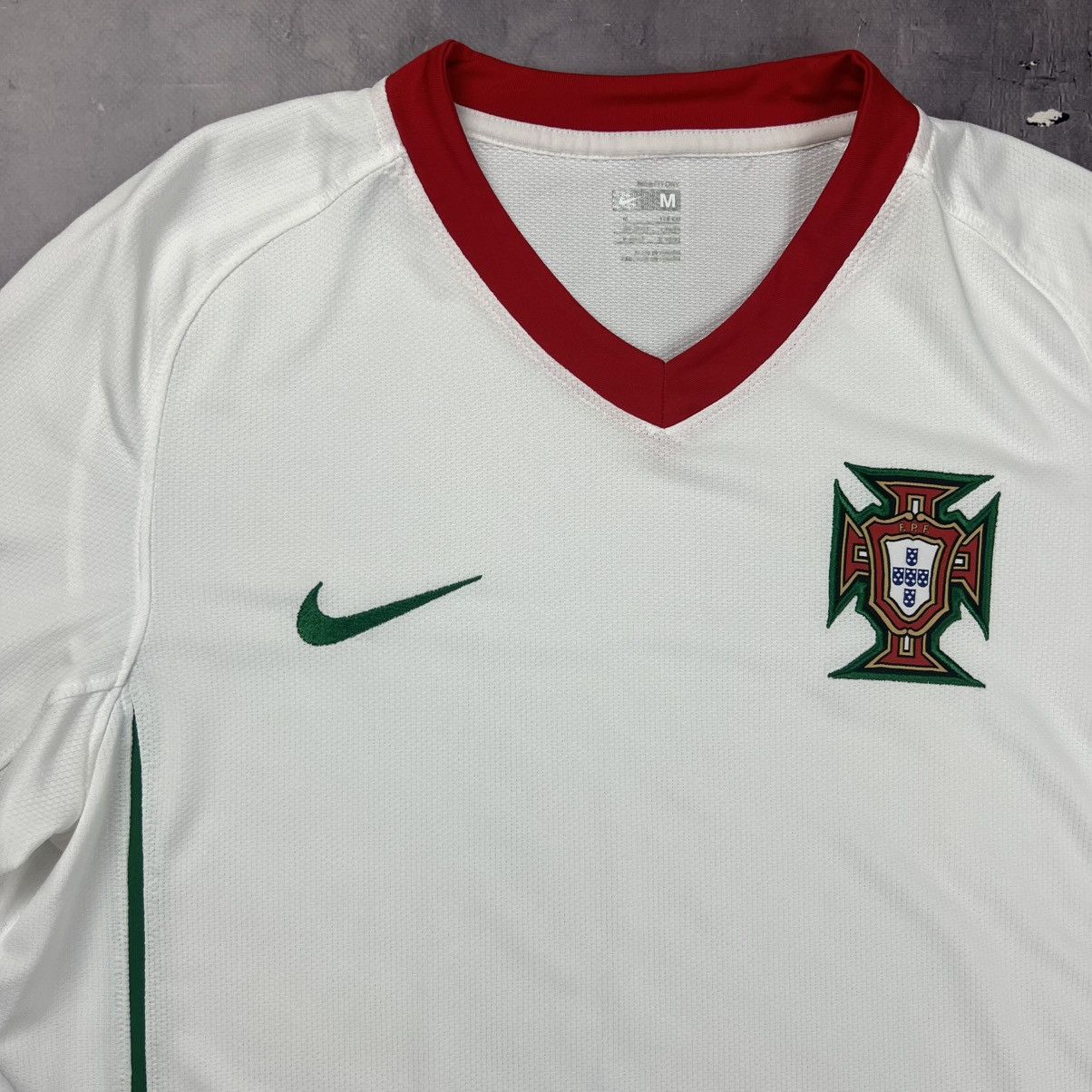Nike Rare! Portugal Nike Away Shirt Soccer Jersey 2008/10 Size US M / EU 48-50 / 2 - 5 Thumbnail