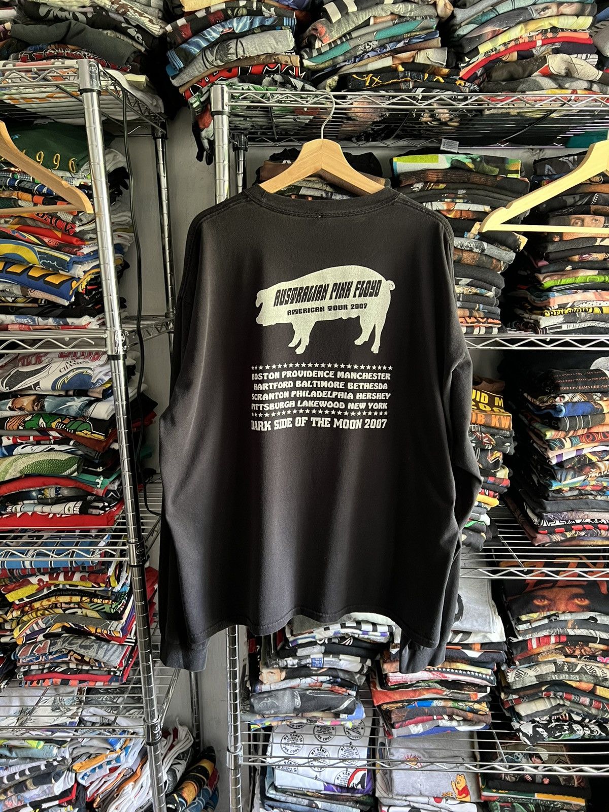 Pink Floyd 2007 Australian Pink Floyd Tour Pig Dark Side of the Moon Size US XXL / EU 58 / 5 - 2 Thumbnail
