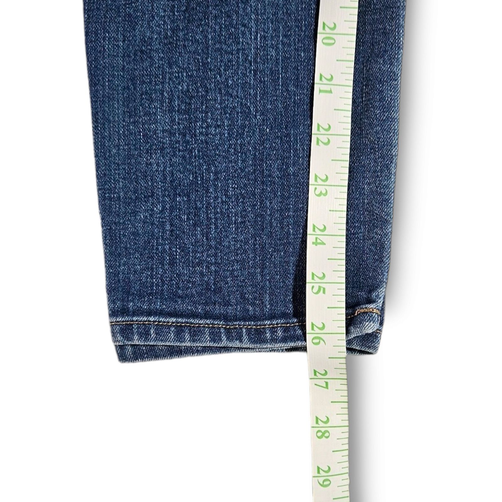 Old Navy EUC Old Navy Distressed Boyfriend Skinny Jeans Sz. 0 Regular Size 25" / US 0 / IT 36 - 9 Thumbnail