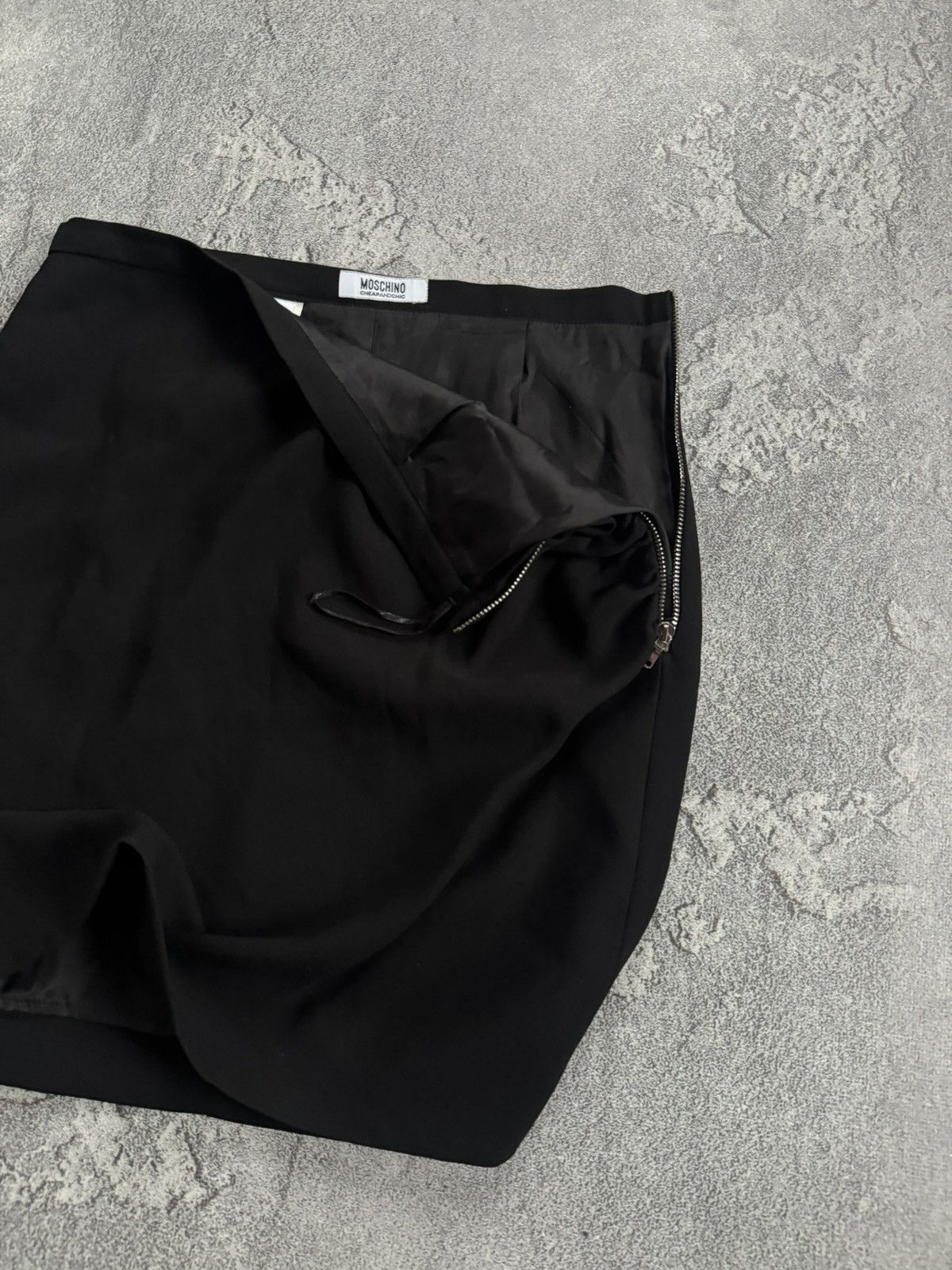 Moschino Moschino Cheap and chic USA6/I40/F36 mini skirt pencil Size 28" / US 6 / IT 42 - 2 Thumbnail
