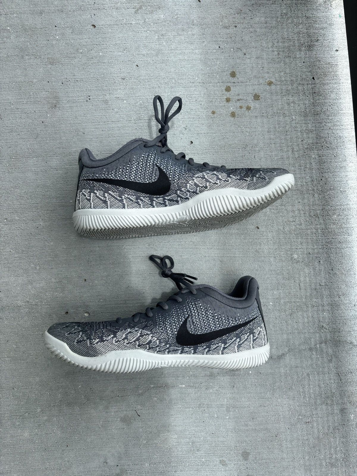 Nike Nike Mamba Rage Kobe Dark Grey Size US 8 / EU 41 - 7 Thumbnail