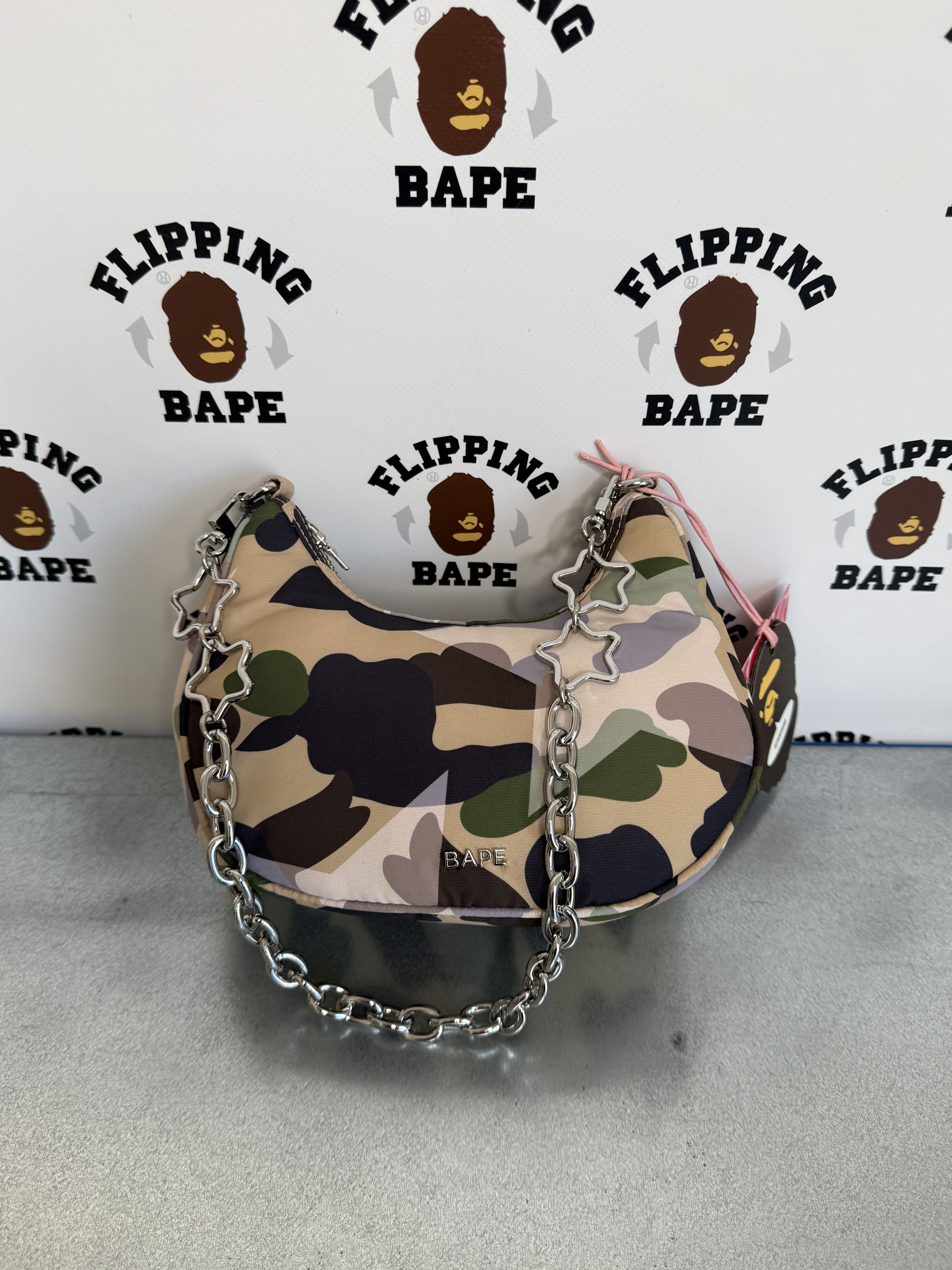Bape BAPE STA OVER PRINT 1ST CAMO QUILTING MOON SHAPE BAG Size ONE SIZE - 2 Thumbnail