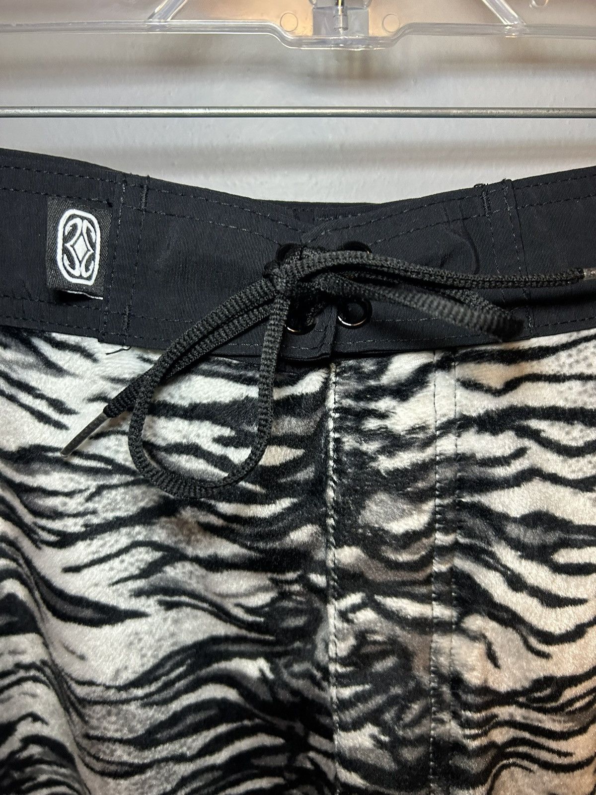 Other Vintage Maui Built fur zebra swim shorts Size US 36 / EU 52 - 11 Thumbnail