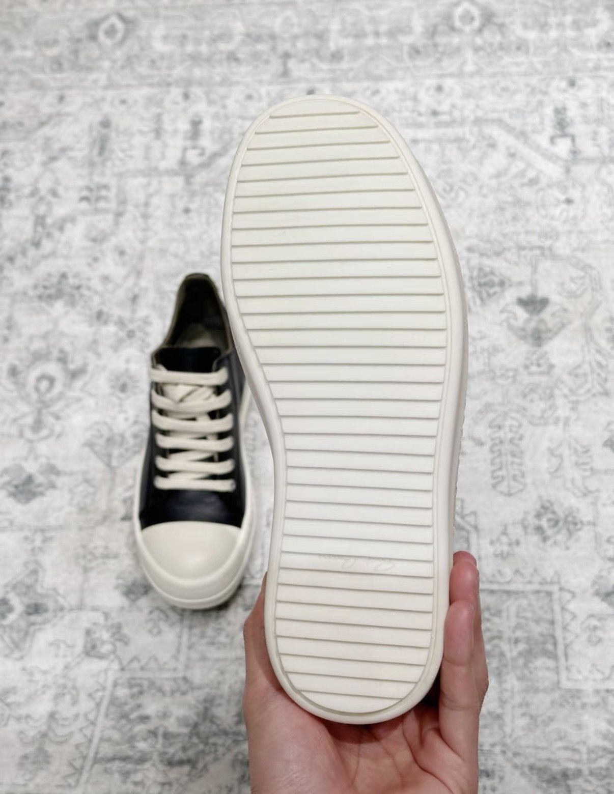 Rick Owens Rick Owens black and white low-top classic leather sneakers Size US 7 / IT 37 - 8 Thumbnail