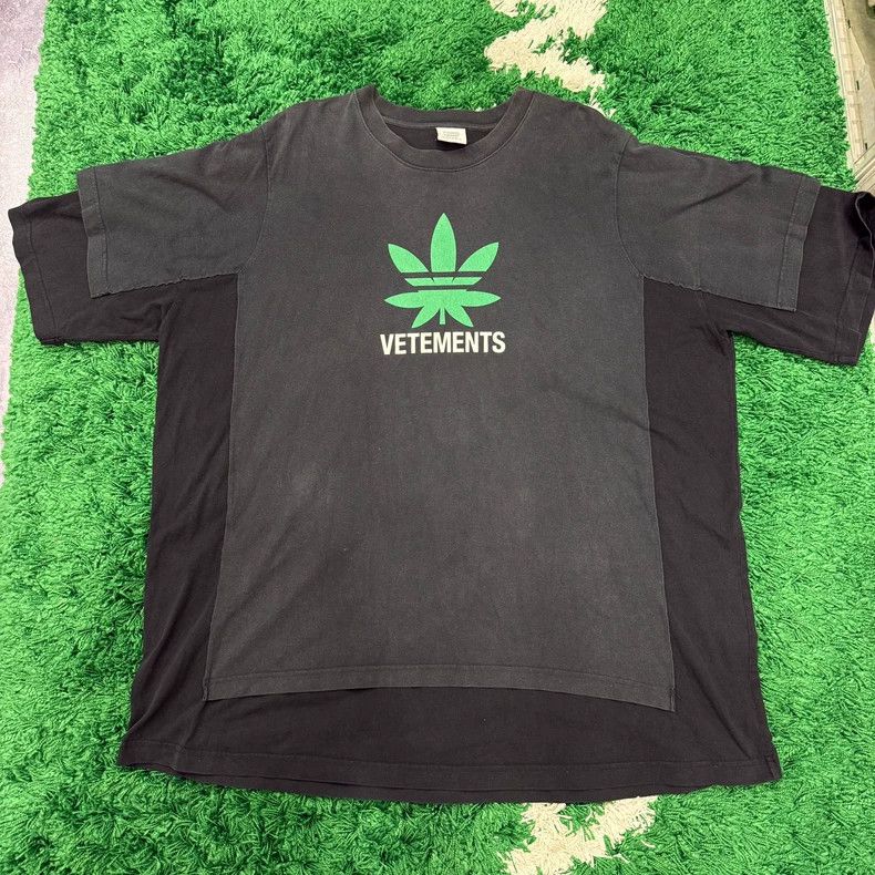 Vetements Vetements x Adidas Three Leaves Fake Two-Piece Spliced Tshirt Size US L / EU 52-54 / 3 - 1 Thumbnail