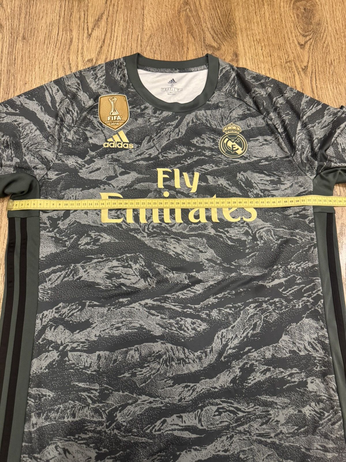 Adidas REAL MADRID ADIDAS 2019-2020 #25 FOOTBALL JERSEY SZ 8 DW4430 Size US XL / EU 56 / 4 - 3 Thumbnail