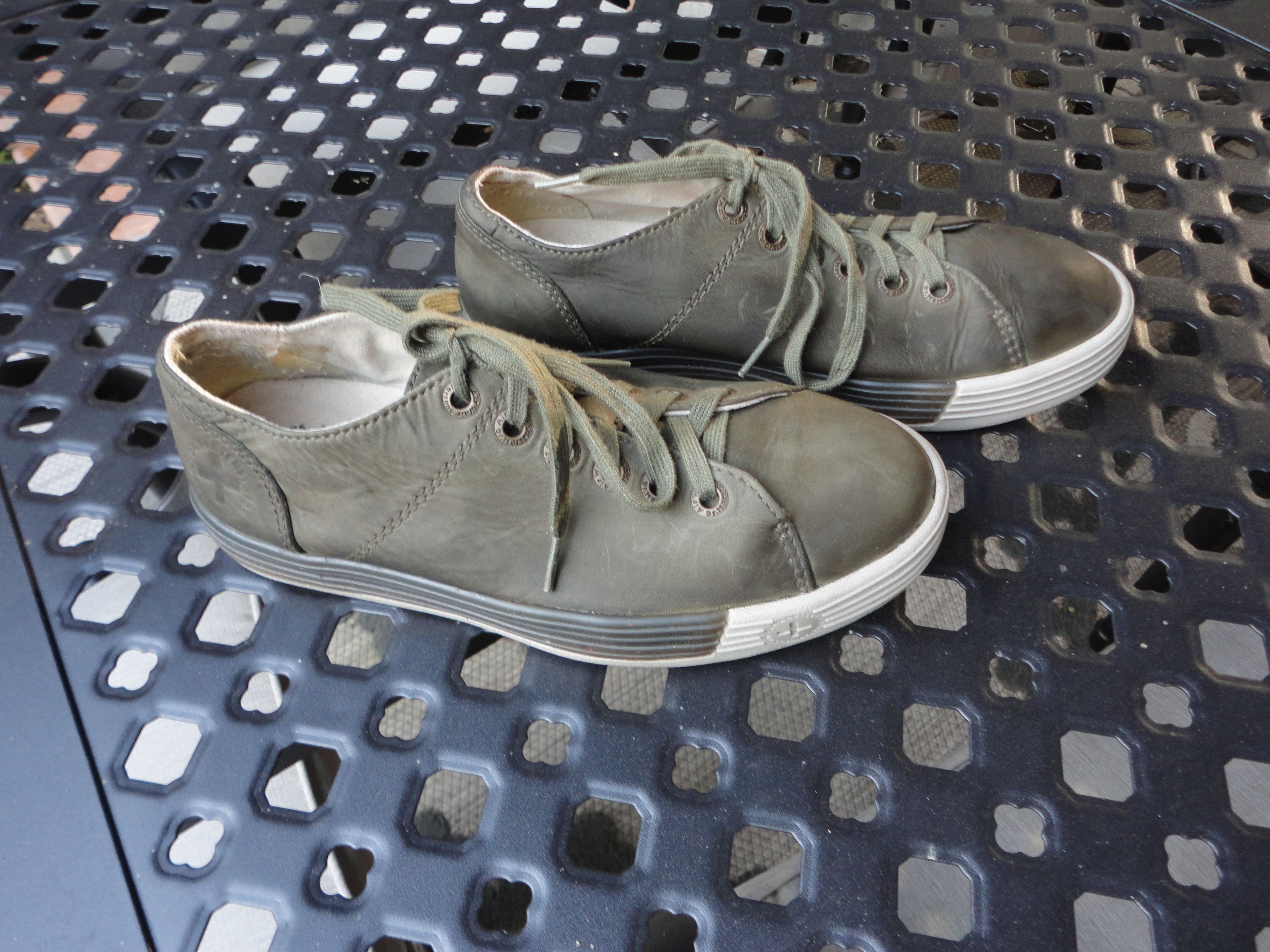 Dr. Martens DR. MARTENS Green Lace Up Tennis Shoes Size 8M Size US 8 / EU 41 - 2 Thumbnail
