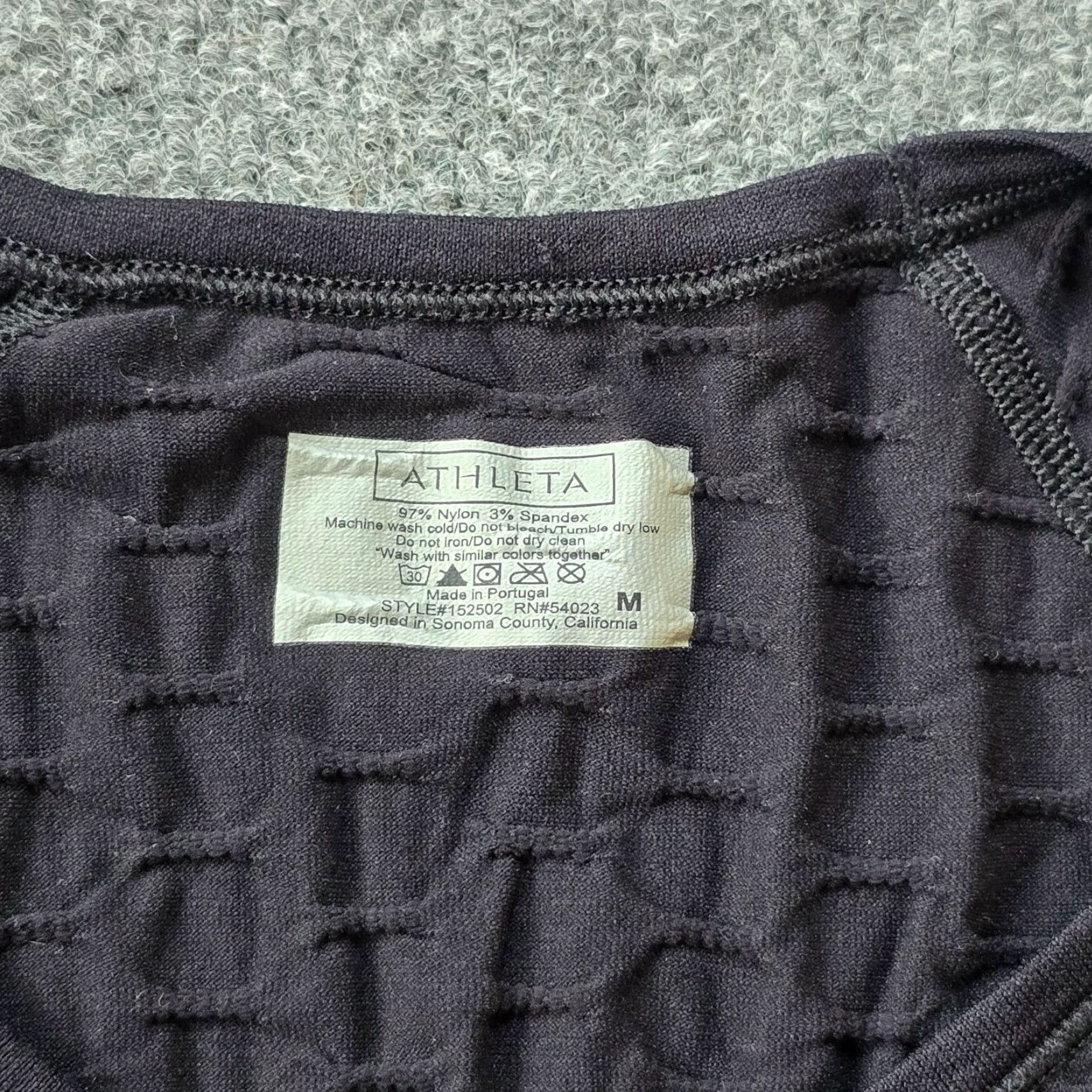 Athleta Athleta Top Womens M Black Nylon Stretch Pucker Texture Performance Shirt Size M / US 6-8 / IT 42-44 - 3 Thumbnail