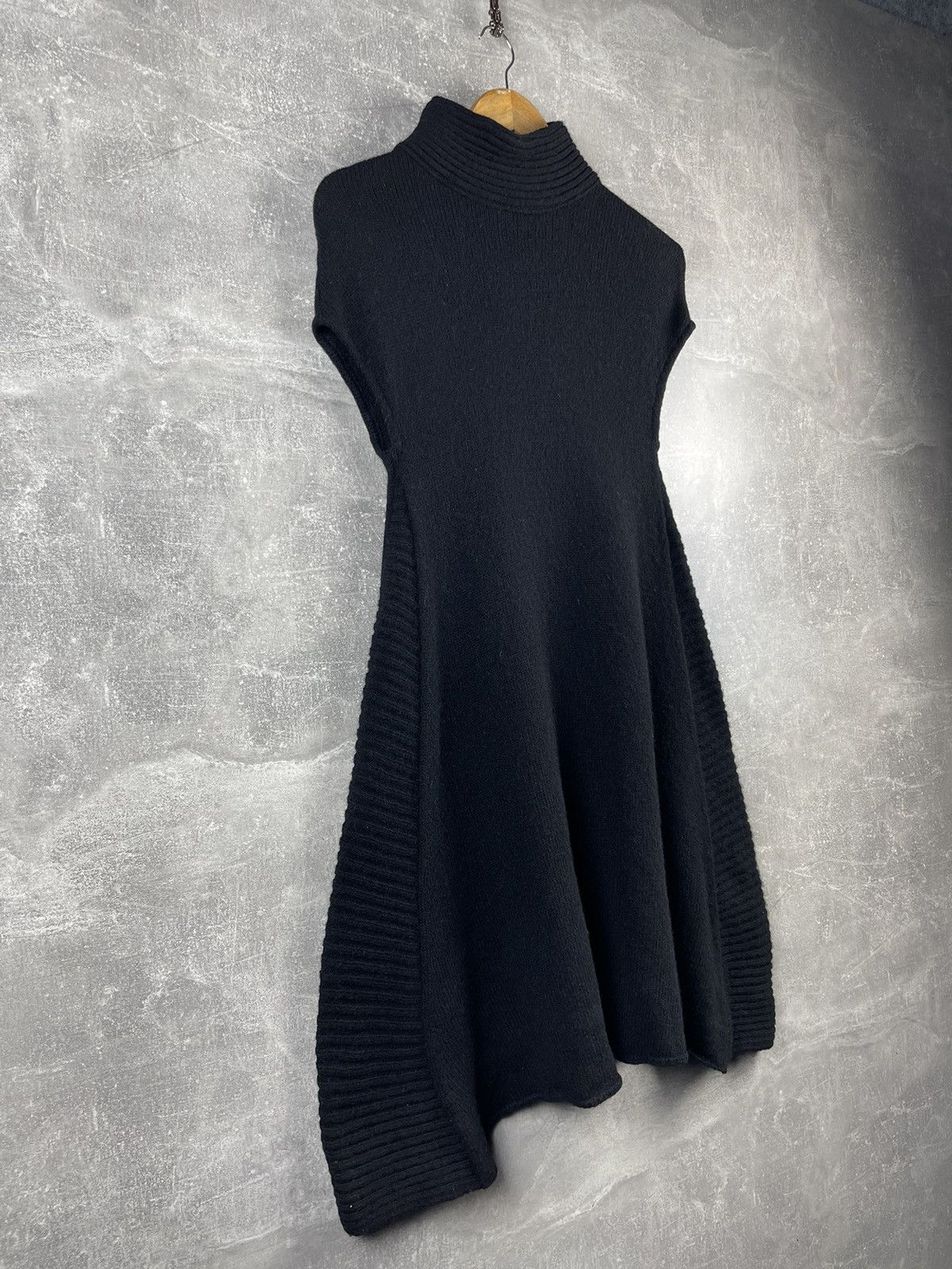Balenciaga Balenciaga Knits Classic Wool Black Pullover Dress Sweater Size XS / US 0-2 / IT 36-38 - 3 Thumbnail