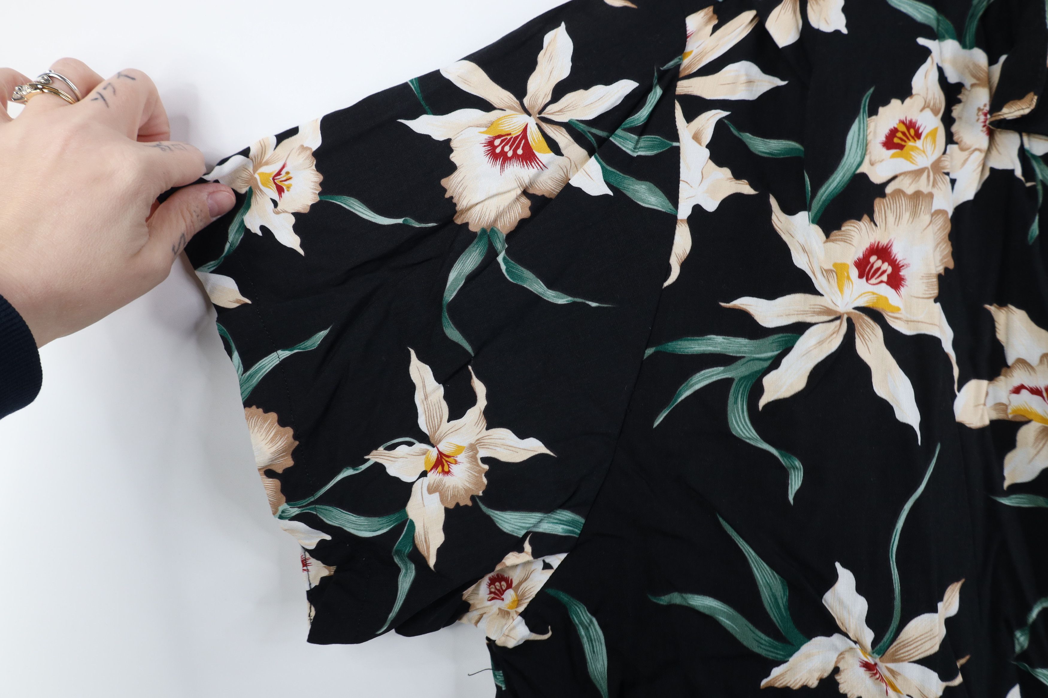 Vintage NOS Vintage 90s Streetwear Flower Hawaiian Button Shirt USA Size US XL / EU 56 / 4 - 5 Thumbnail