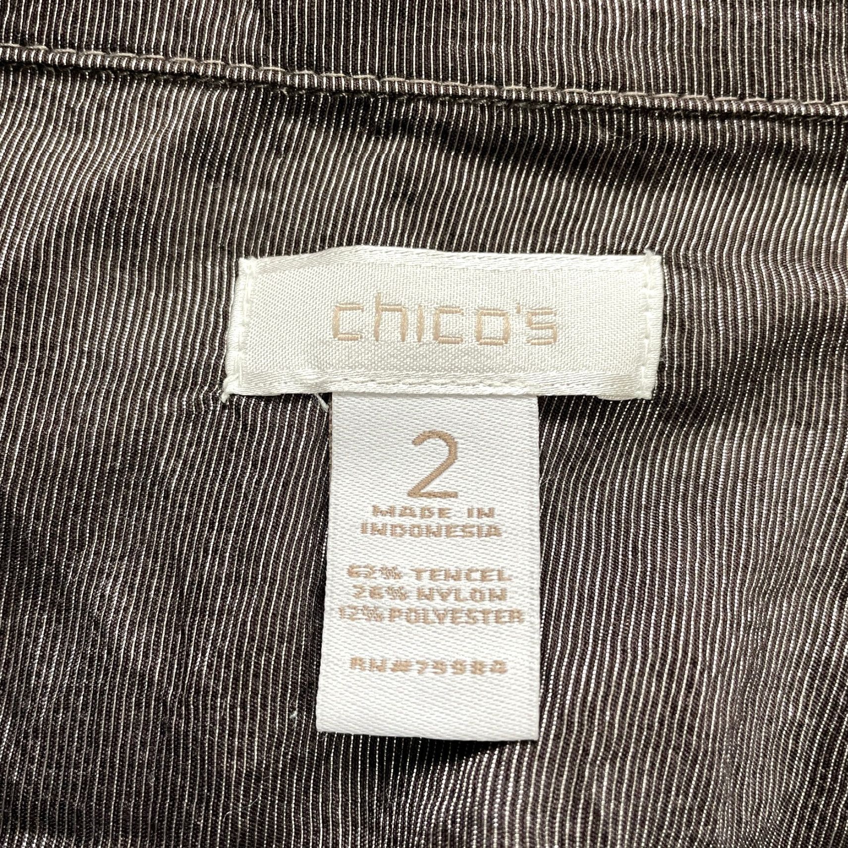 Vintage Chico's Blouse Shirt Womens Chico's Size L Silver Button Up Collared Long Sleeve Casual Party/Cocktail Women Mens? Size L / US 10 / IT 46 - 2 Thumbnail