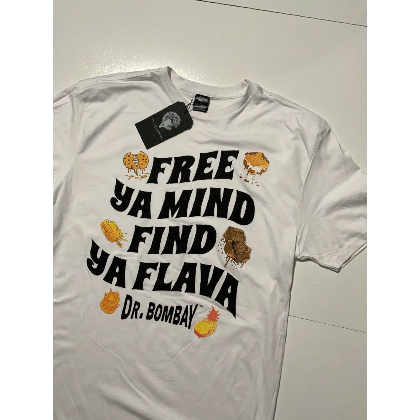 Crooks & Castles NWT Crooks & Castles Dr. Bombay Free Ya Mind Find Ya Flava White T-Shirt L Mens Size White Size US L / EU 52-54 / 3 - 3 Thumbnail