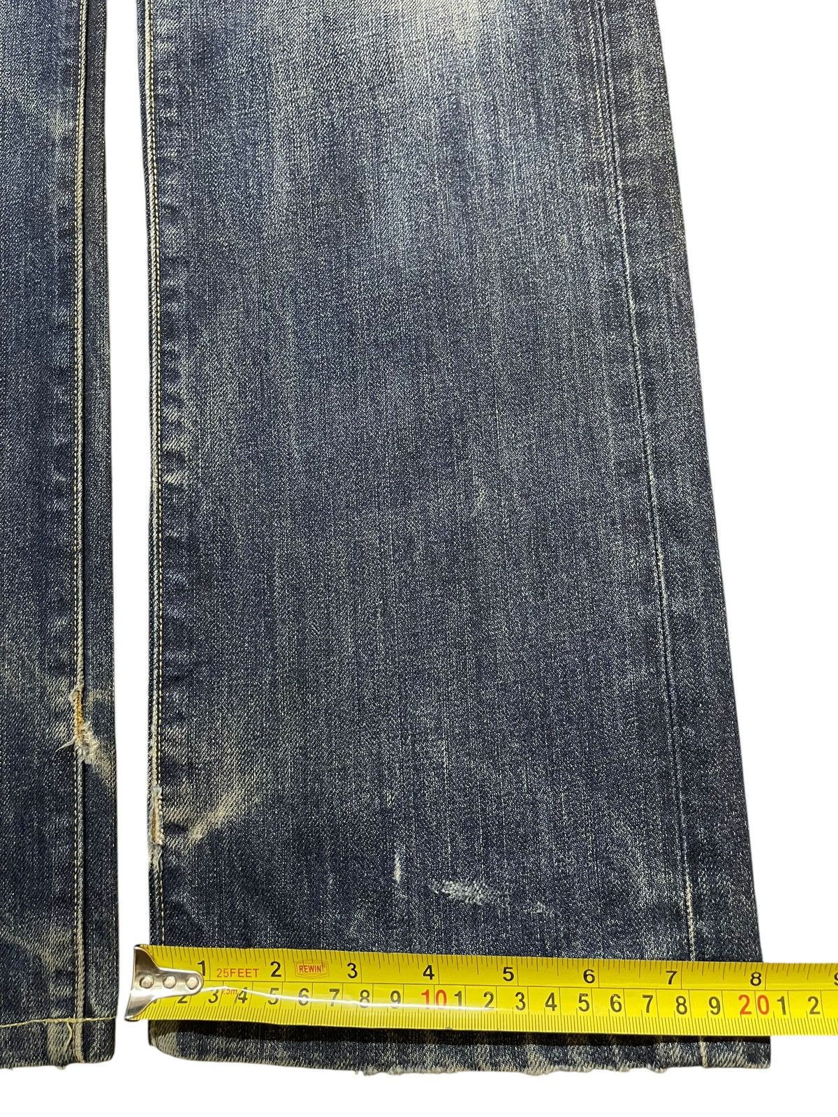 Uniqlo Vintage Japanese Uniqlo Blue Faded Wash Style Jeans Size US 31 - 16 Thumbnail