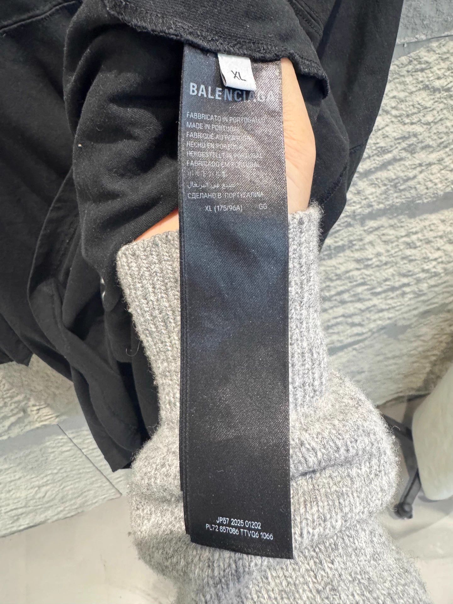 Balenciaga Balenciaga 25FW 3B Football V-neck SS Tee Black XL Size US XL / EU 56 / 4 - 4 Thumbnail