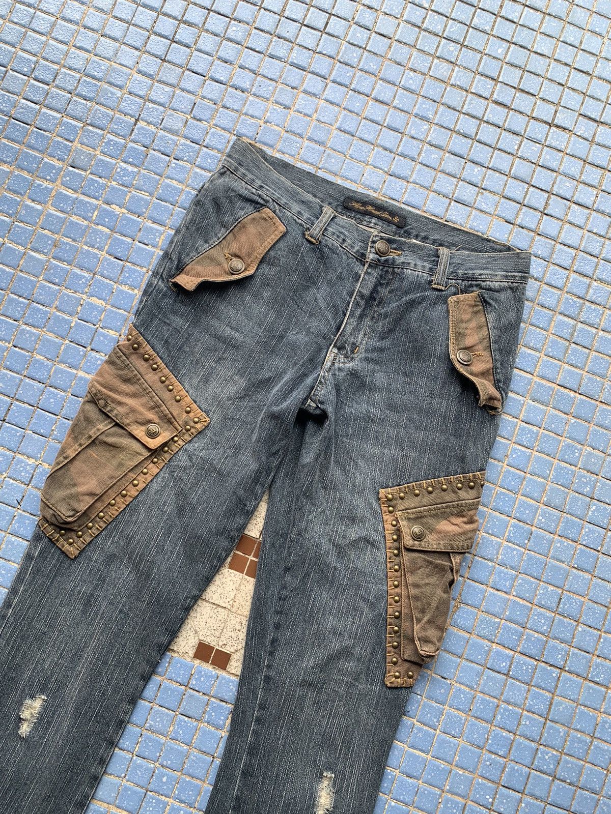 If Six Was Nine How hand jam studded camo distressed flared cargo pants Size US 31 - 3 Thumbnail