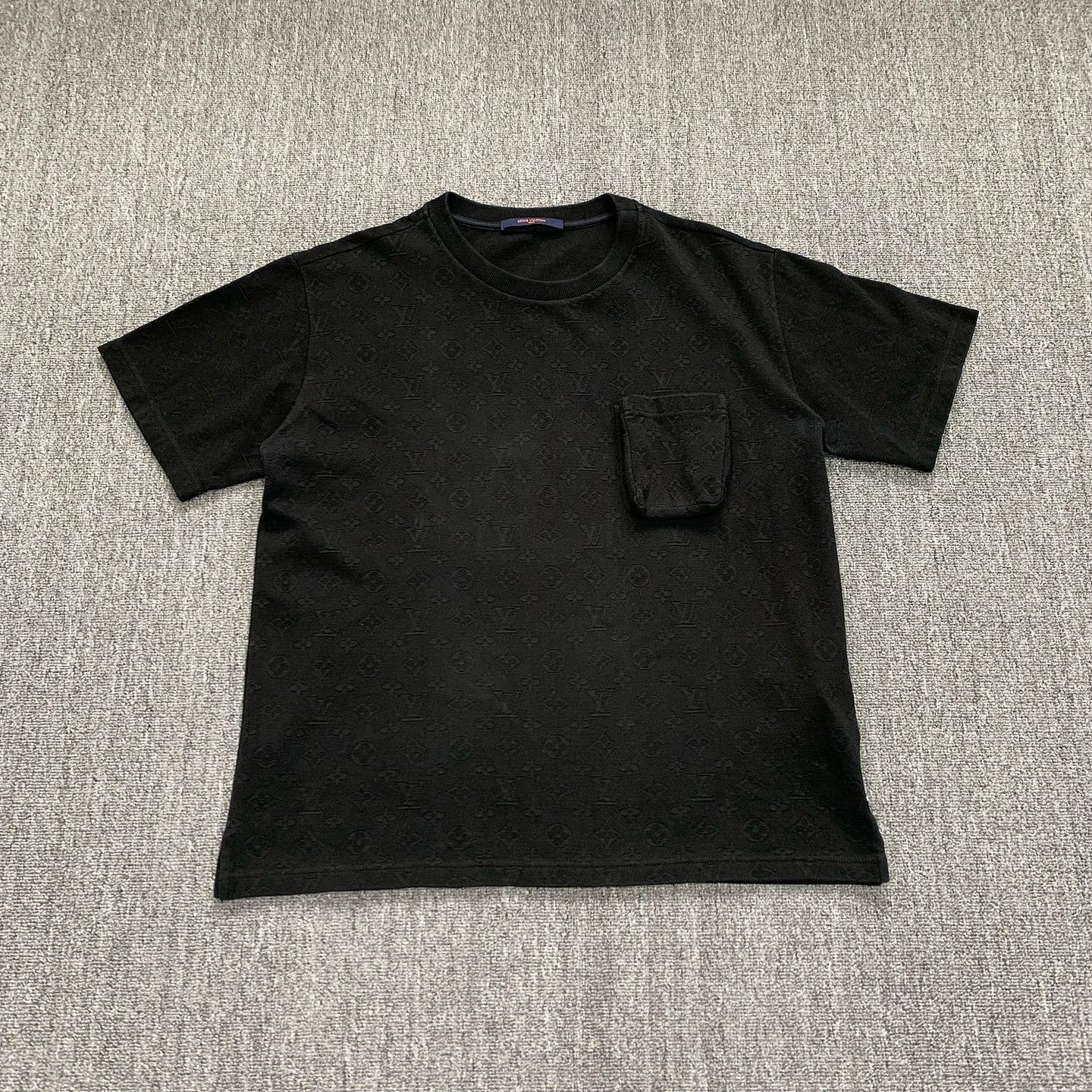 Louis Vuitton Louis Vuitton Monogram Pocket T-Shirt Size XL Size US XL / EU 56 / 4 - 1 Thumbnail