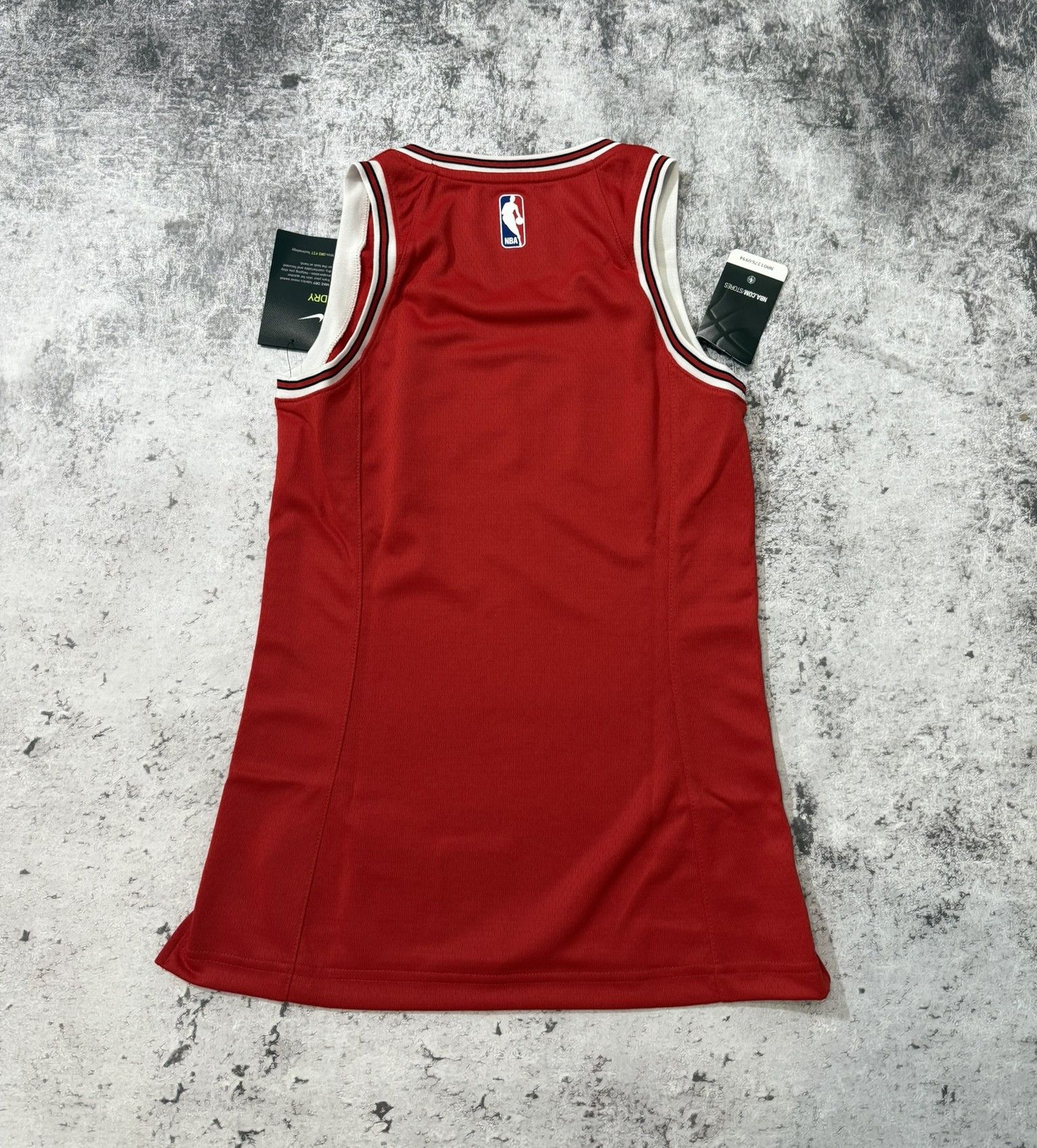 Nike CHICAGO BULLS SWINGMAN JERSEY Nike NBA WOMEN XS Size XS / US 0-2 / IT 36-38 - 8 Thumbnail
