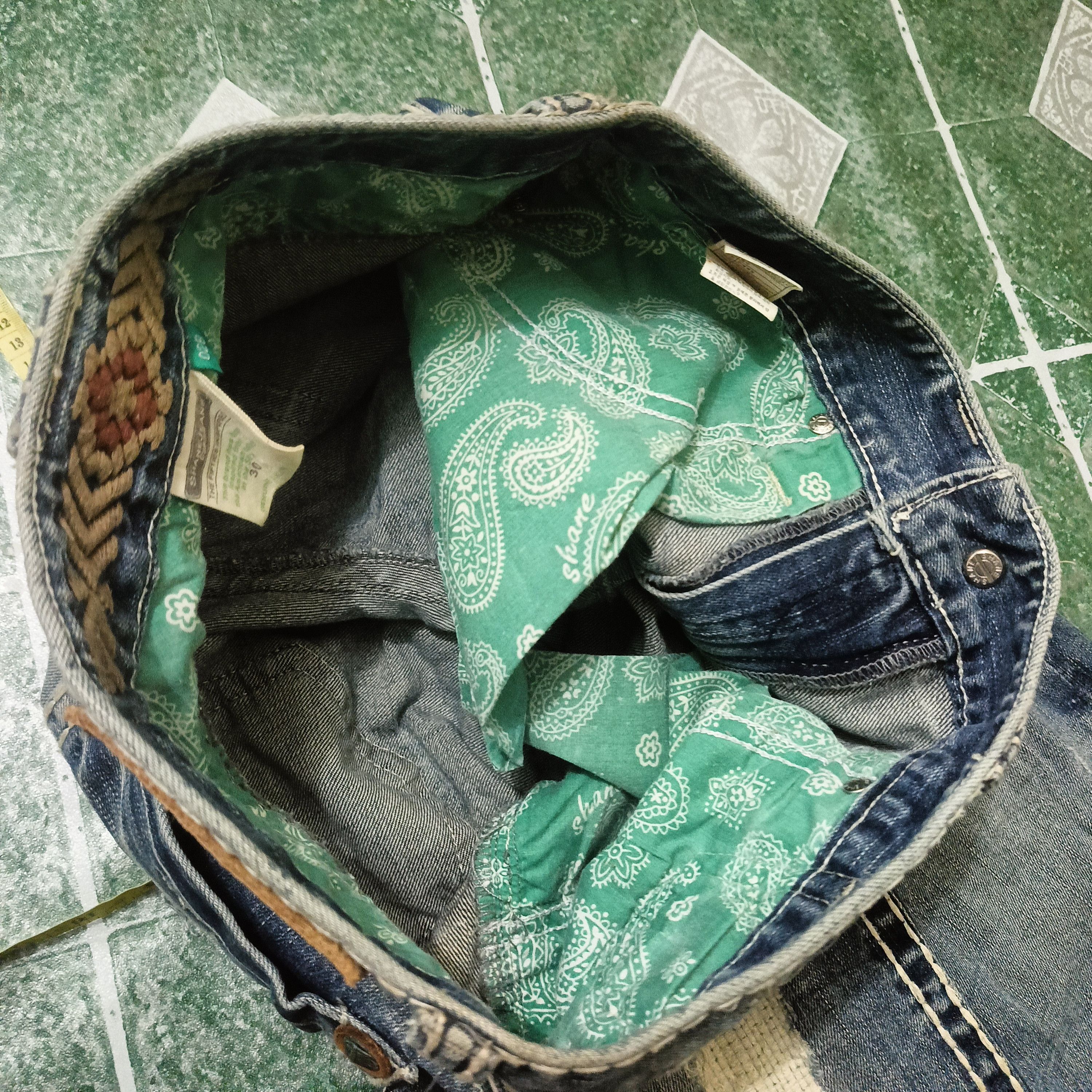 Who Decides War Japanese Shane jeans distressed white stitch Flared jeans Size US 30 / EU 46 - 24 Thumbnail