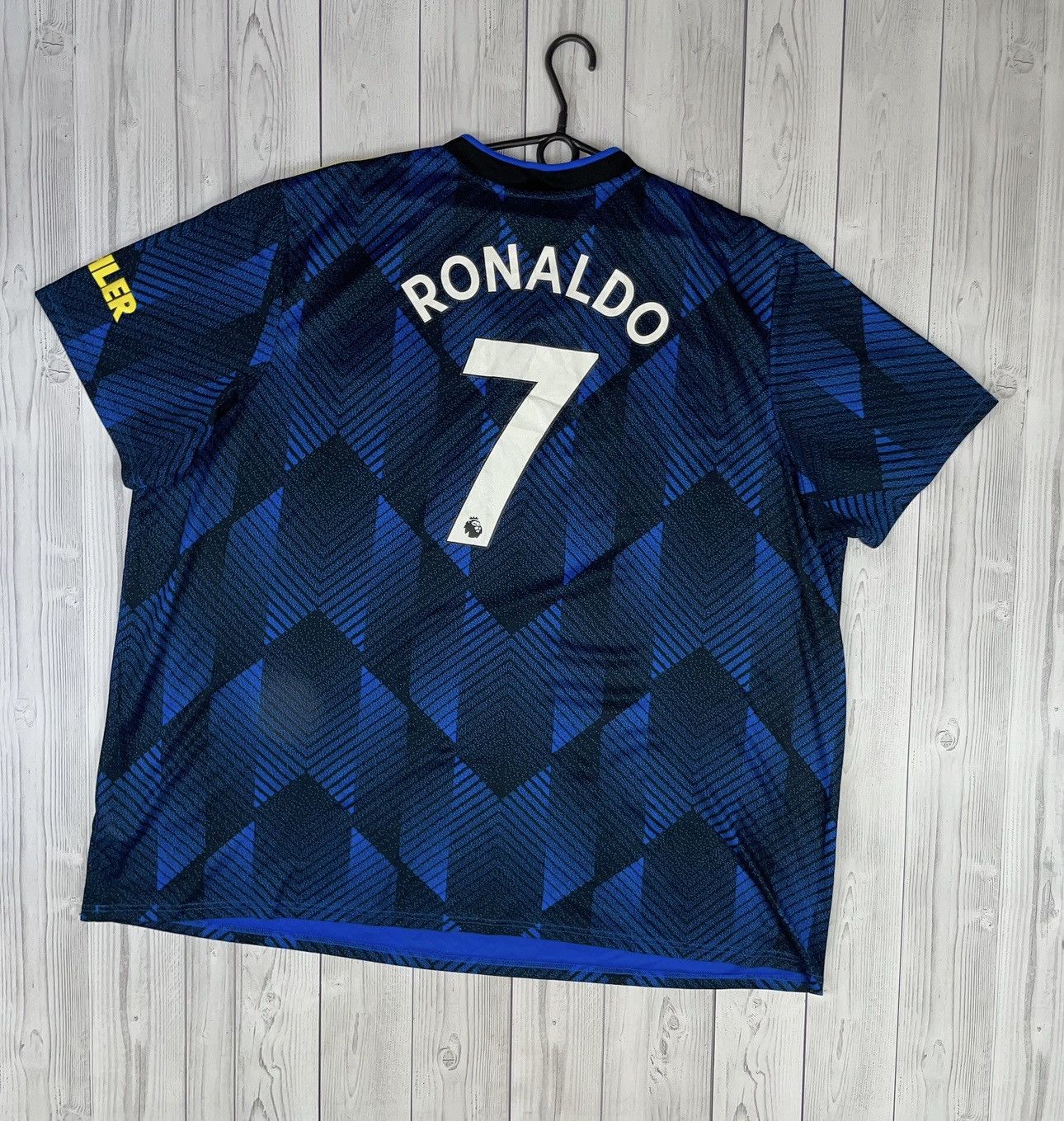 Adidas Vintage adidas Manchester United 7 Ronaldo soccer jersey Size US XXL / EU 58 / 5 - 1 Thumbnail