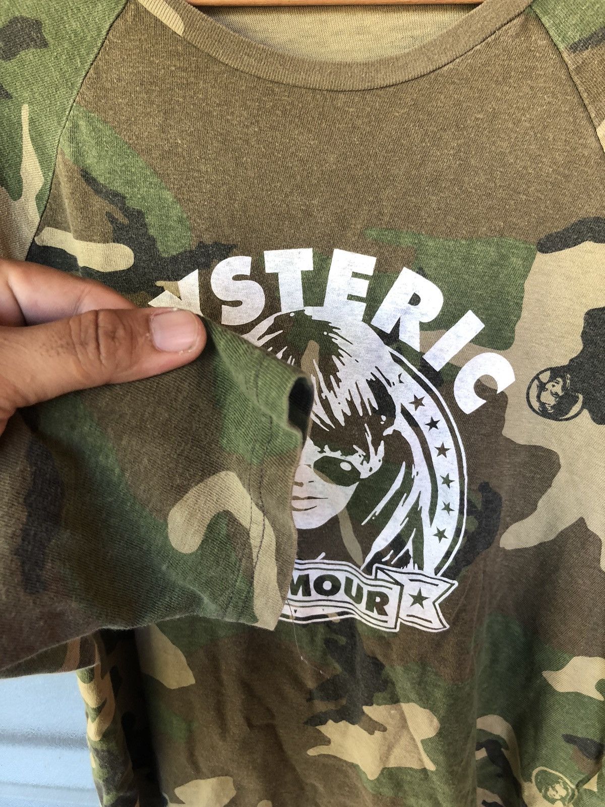 Hysteric Glamour Rare Hysteric Glamour Army Camouflage Shirt Tee Size US L / EU 52-54 / 3 - 4 Thumbnail