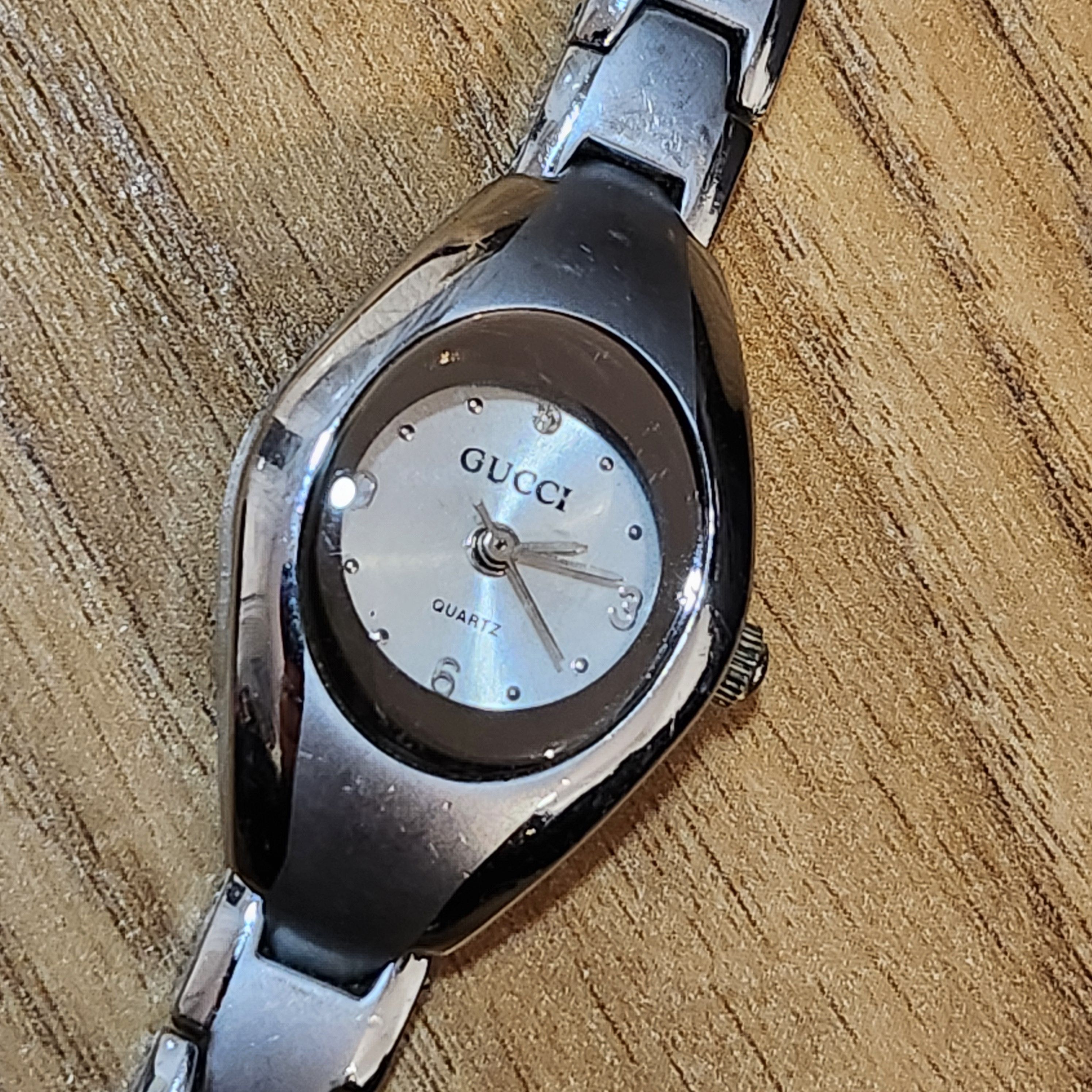 Gucci × Vintage Vintage Gucci Quartz Watch Size ONE SIZE - 2 Thumbnail