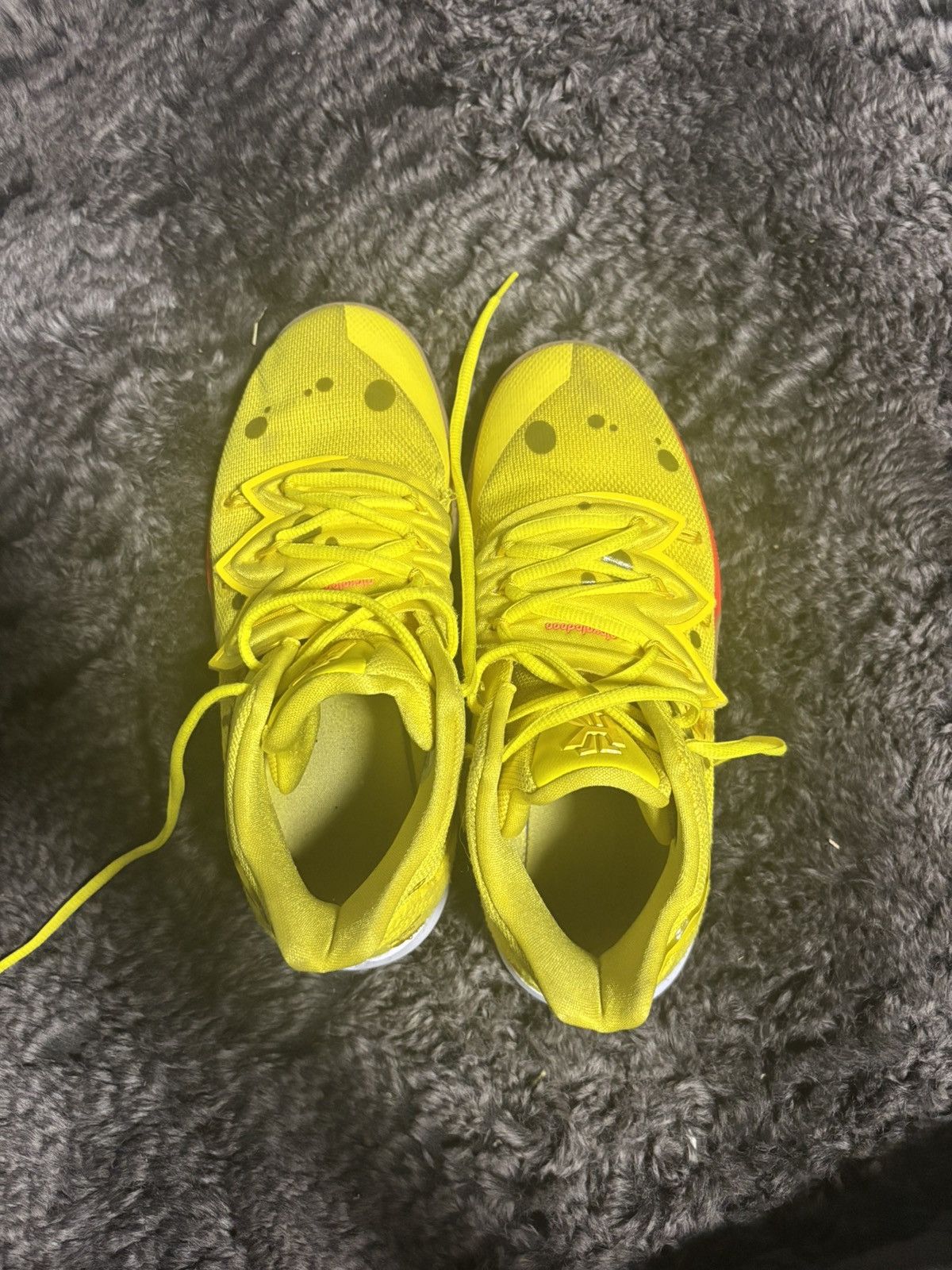 Nike Nike Kyrie 5 Spongebob Size US 7 / EU 40 - 2 Thumbnail