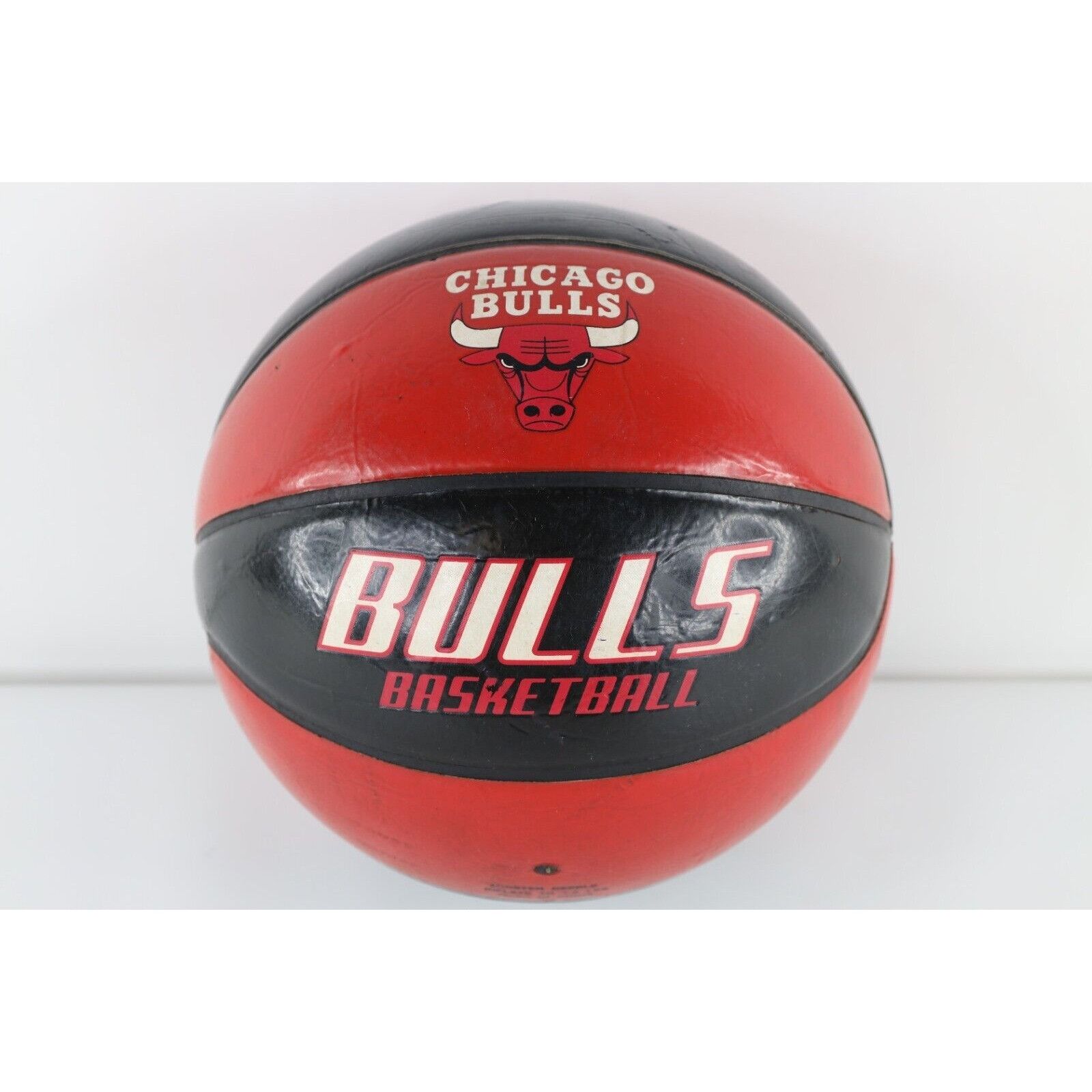 NBA × Vintage Vintage 90s Distressed Spell Out Chicago Bulls Basketball Size ONE SIZE - 1 Thumbnail