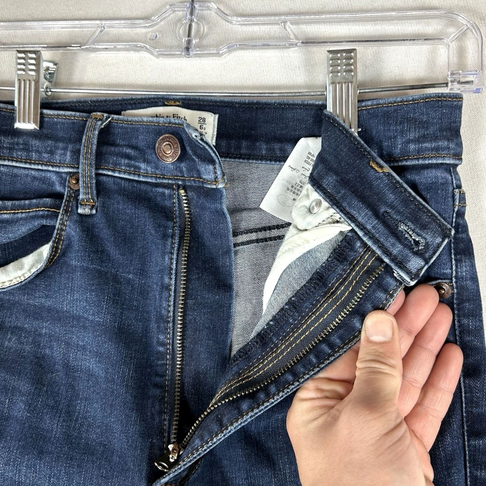Abercrombie & Fitch Abercrombie & Fitch The Super Skinny Ultra High Rise Jeans Womens 28 Stretch Size 28" / US 6 / IT 42 - 4 Thumbnail