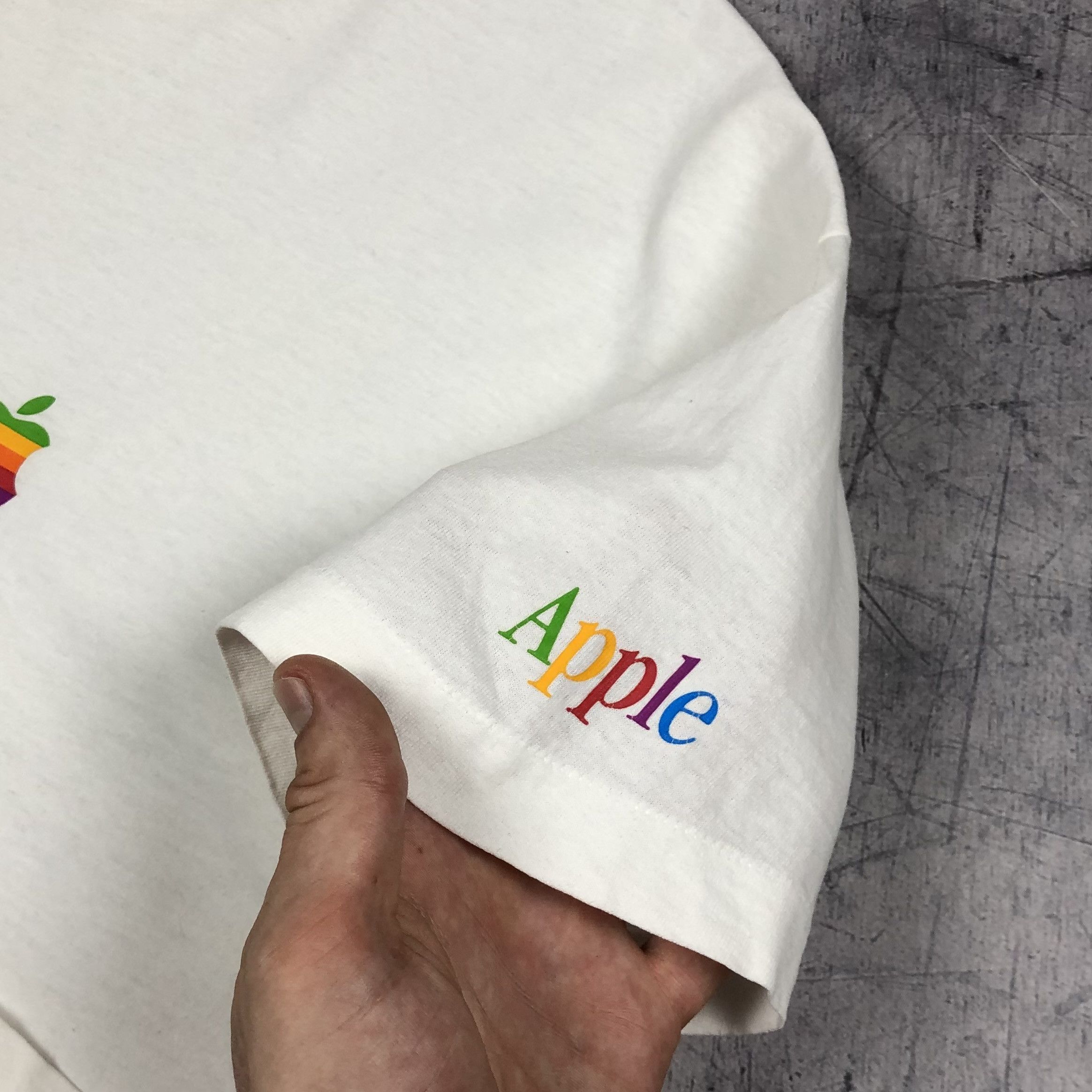 Apple 90s Apple Macintosh Rainbow Single Stitch Vintage Tee retro Size US XL / EU 56 / 4 - 7 Thumbnail