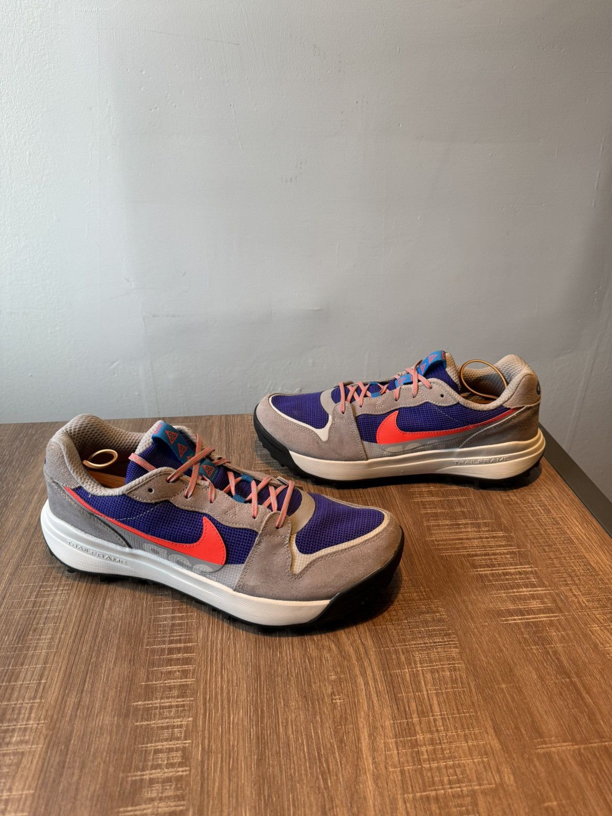Nike Nike ACG Lowcate Low Crimson Gray Trail Running Mens Sz 12 Size US 12 / EU 45 - 2 Thumbnail