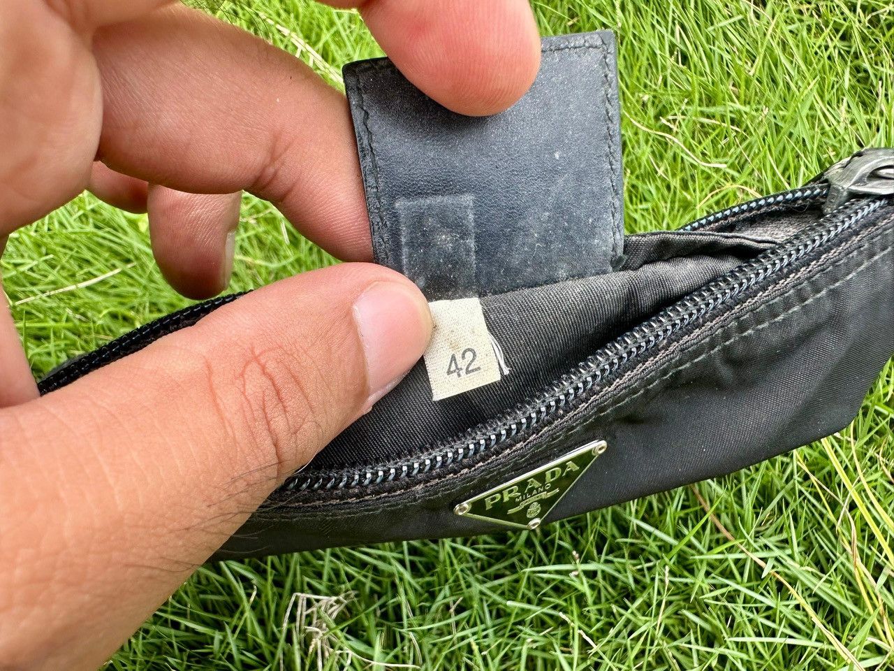 Prada Authentic Prada Tessuto Nylon Small Pouch Size ONE SIZE - 6 Thumbnail