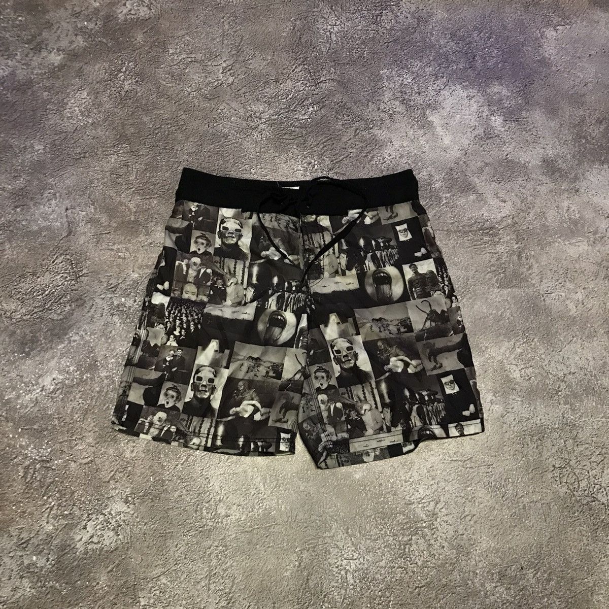 Vintage Y2K All Over Print Shorts Streetwear Skate Graphic Vintage 3 Size US 32 / EU 48 - 1 Thumbnail